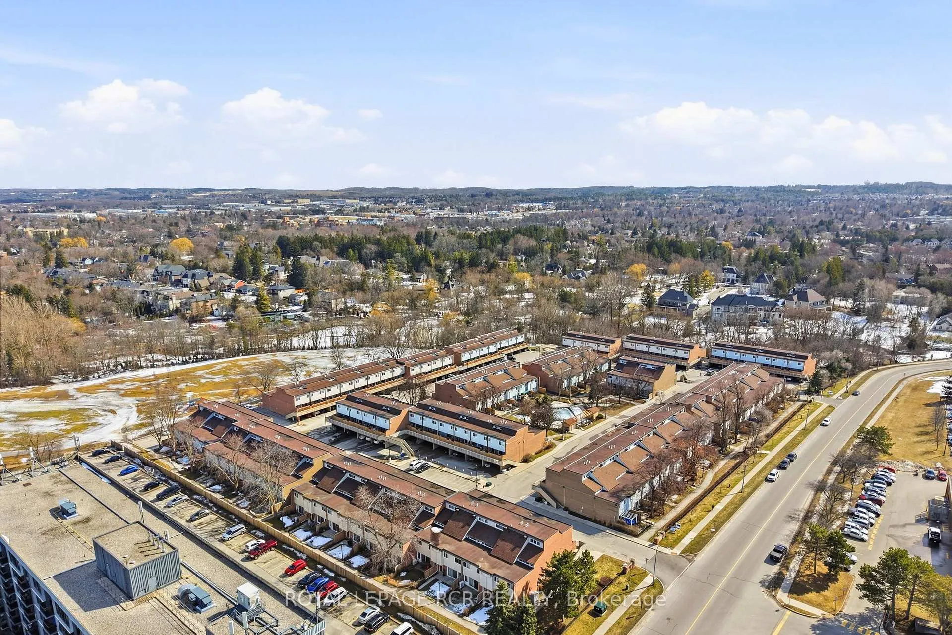 Photo 28 of Unit 28, 155 Milestone Crescent, Aurora, Aurora Village — HOMEH