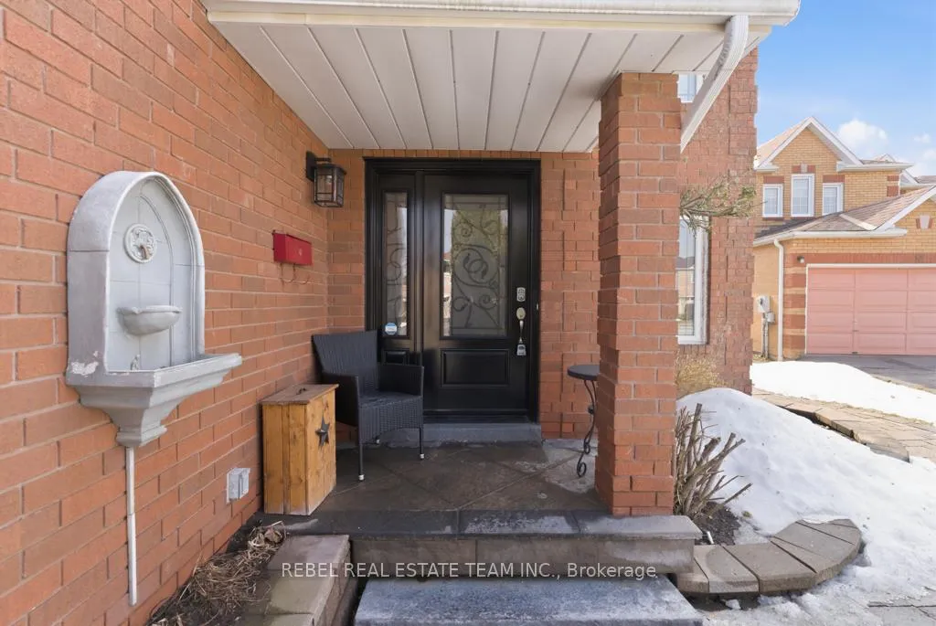 Photo 3 of 14 Oldfield Court, Ajax, Central West — HOMEH