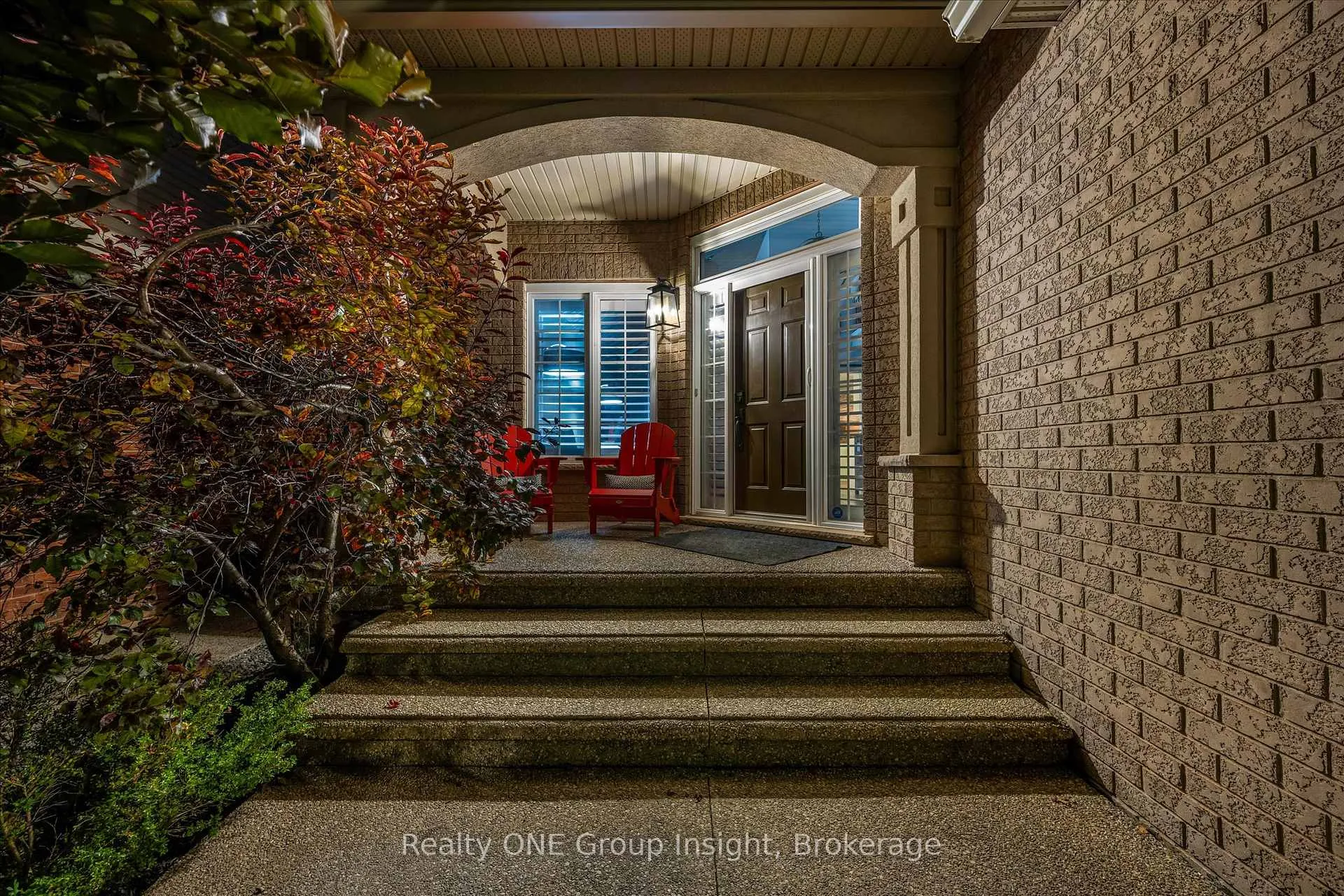Photo 2 of 182 Silverlace Circle, Hamilton, Stoney Creek — HOMEH
