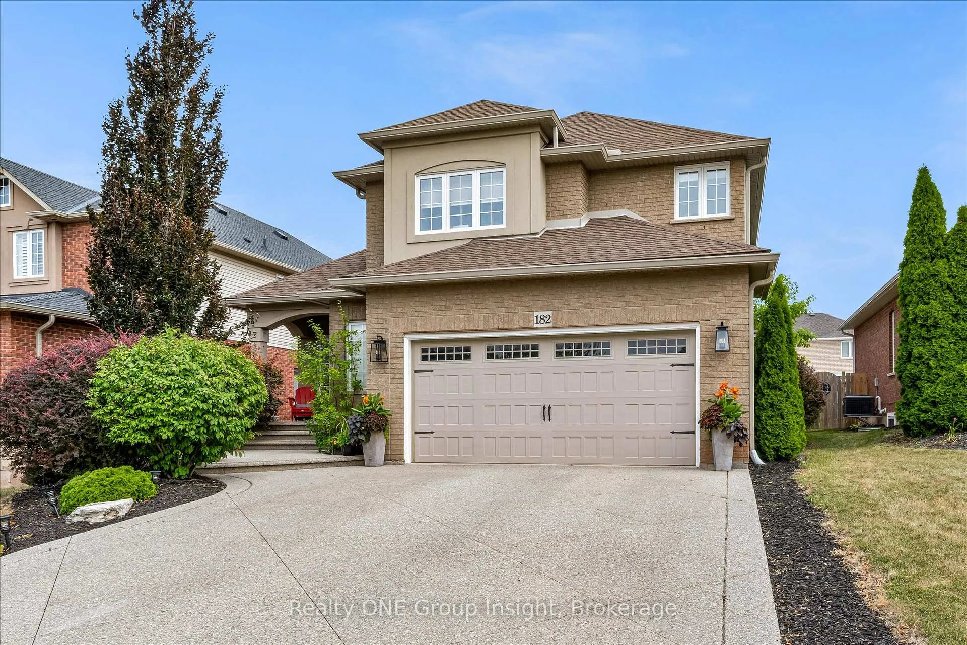 Photo 3 of 182 Silverlace Circle, Hamilton, Stoney Creek — HOMEH