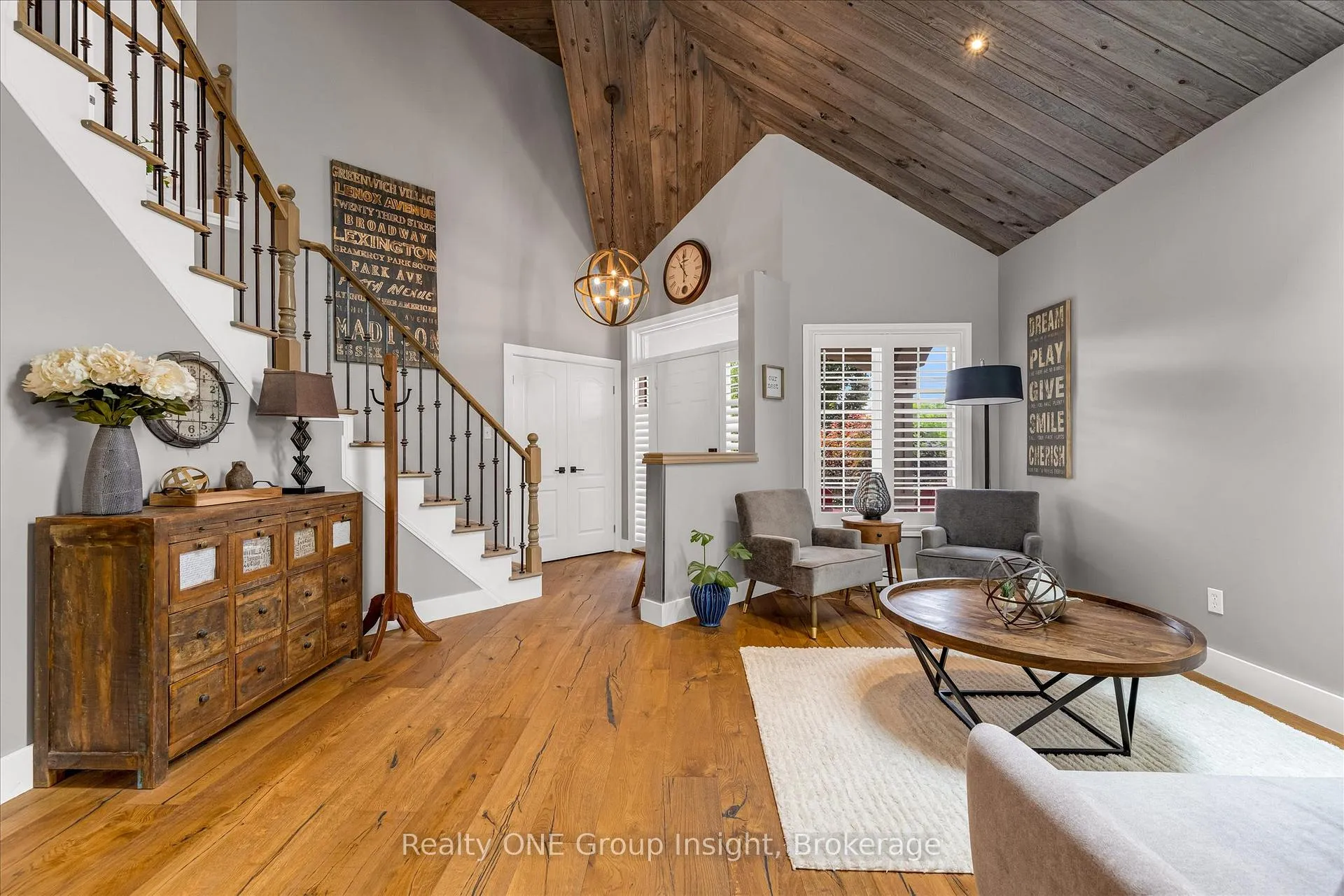 Photo 5 of 182 Silverlace Circle, Hamilton, Stoney Creek — HOMEH