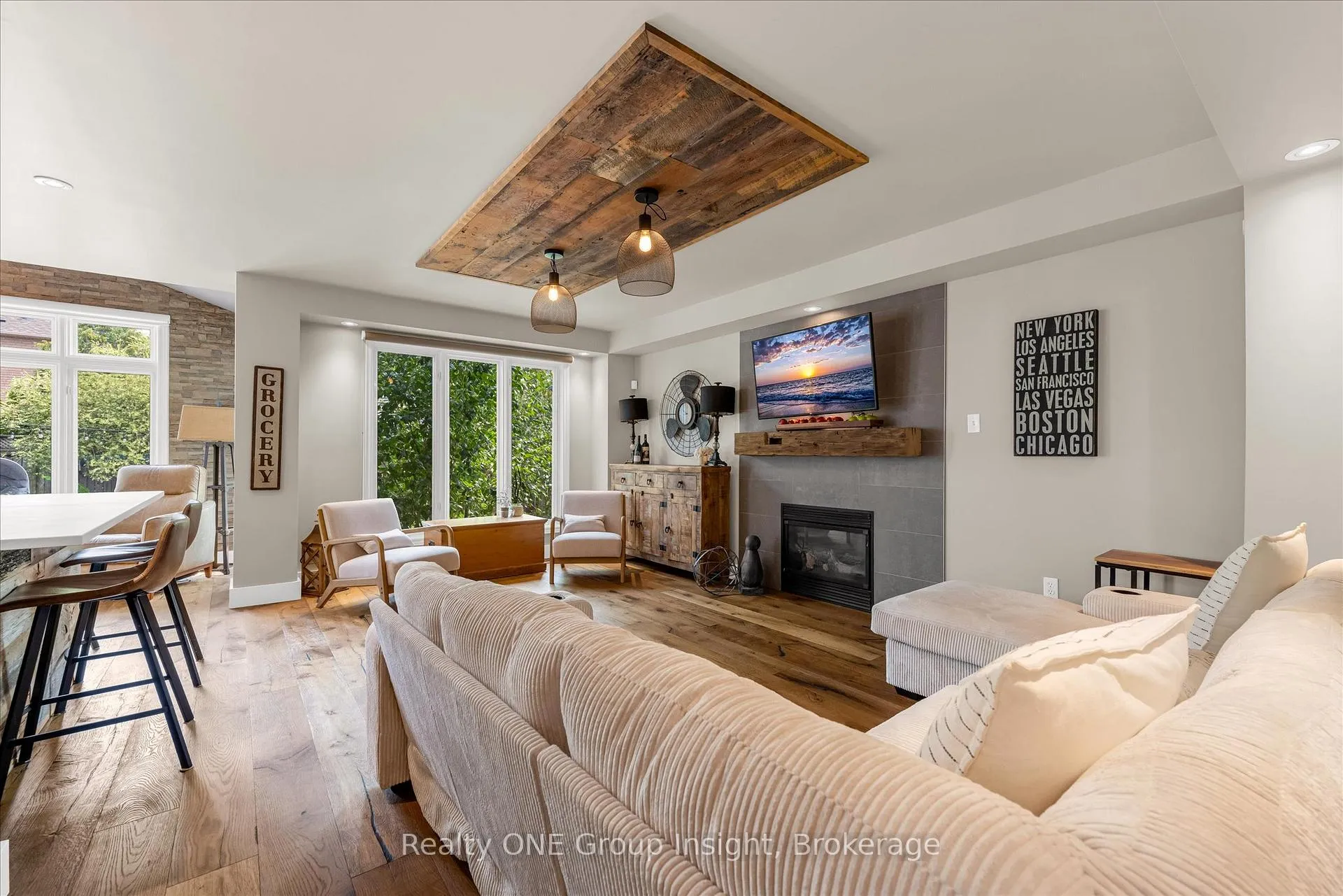 Photo 11 of 182 Silverlace Circle, Hamilton, Stoney Creek — HOMEH