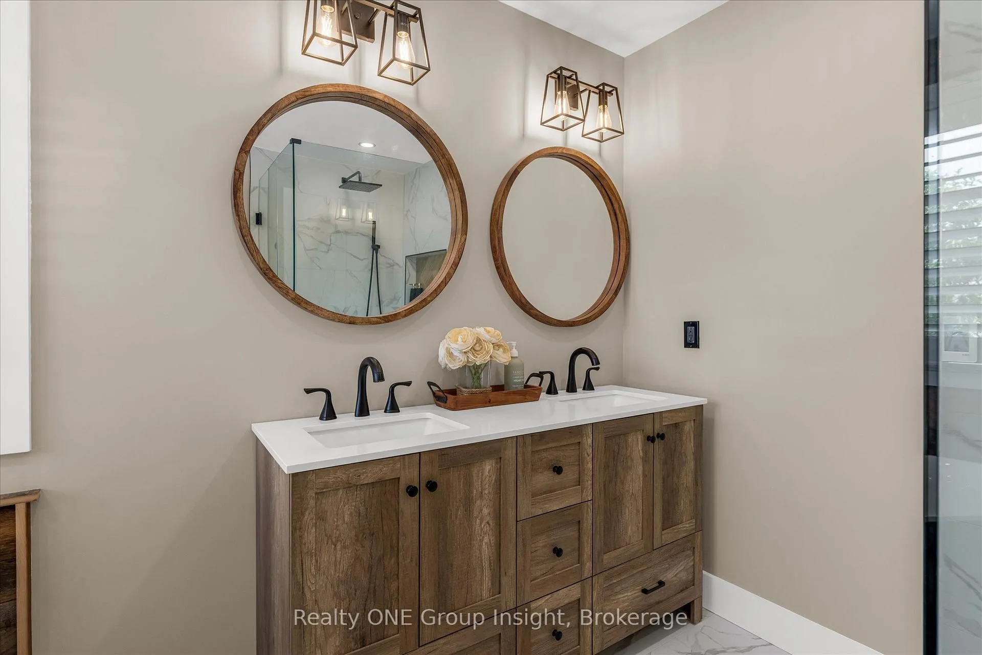 Photo 18 of 182 Silverlace Circle, Hamilton, Stoney Creek — HOMEH