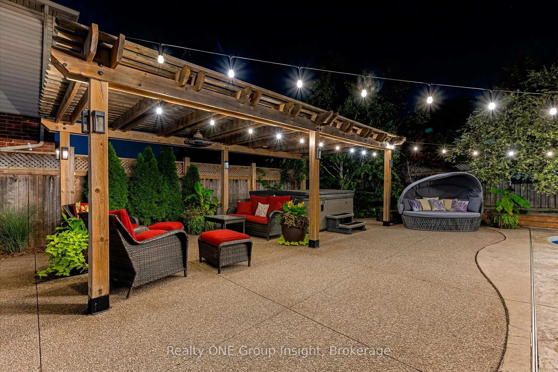 Photo 34 of 182 Silverlace Circle, Hamilton, Stoney Creek — HOMEH