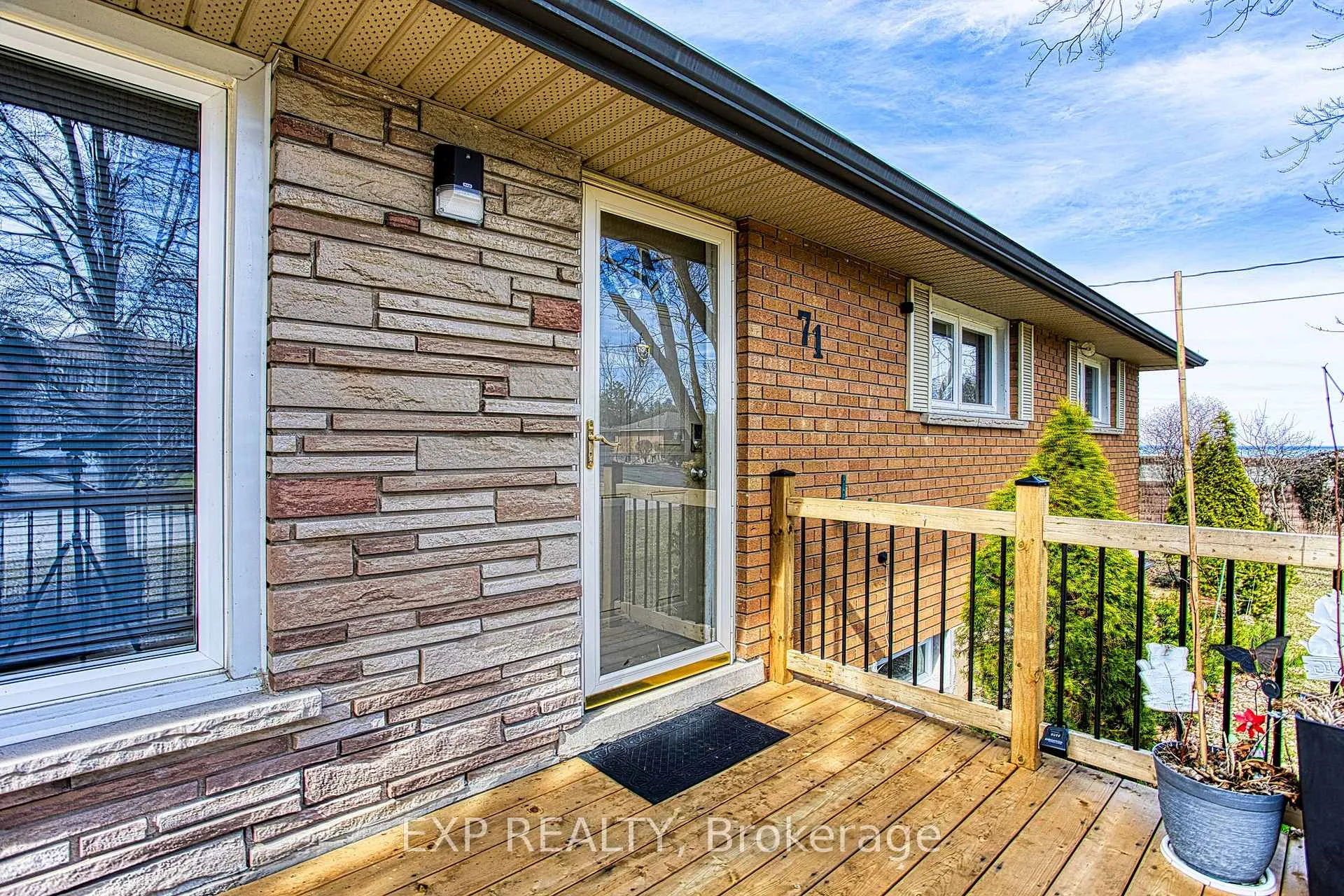 Photo 4 of Unit Upper Level, 71 East Street, Hamilton, Winona Park — HOMEH