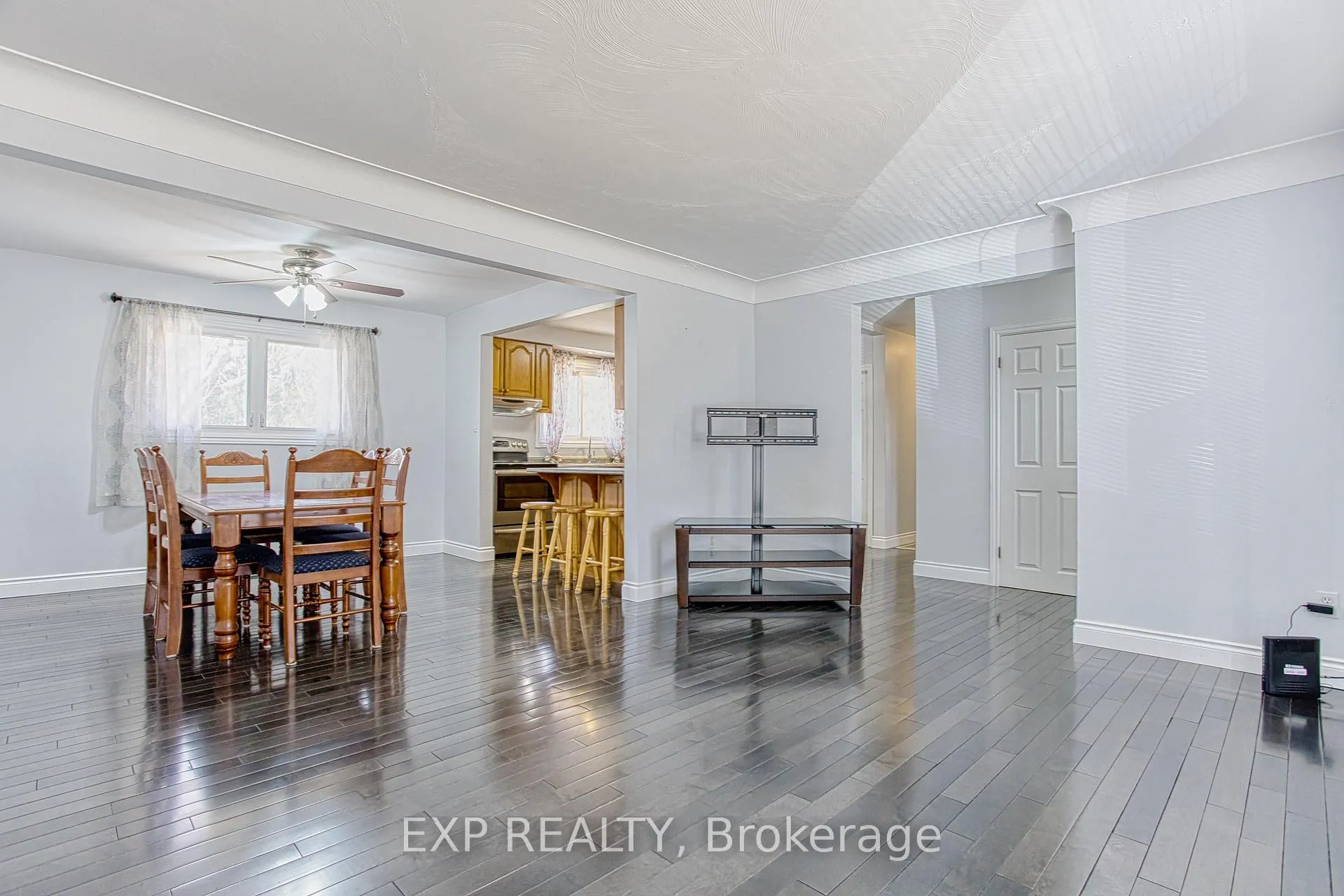 Photo 8 of Unit Upper Level, 71 East Street, Hamilton, Winona Park — HOMEH