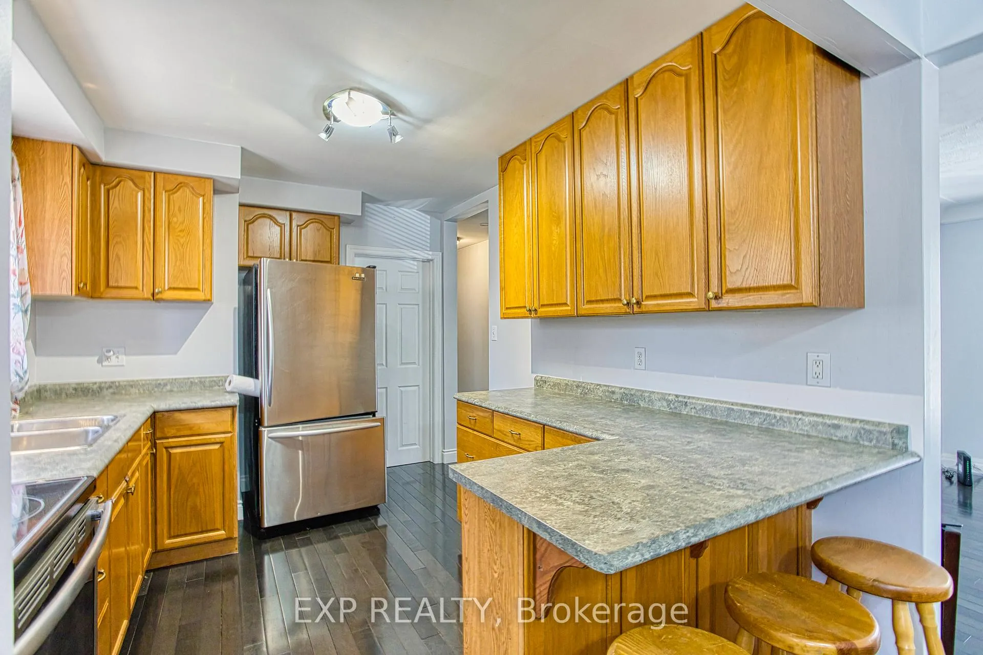 Photo 12 of Unit Upper Level, 71 East Street, Hamilton, Winona Park — HOMEH