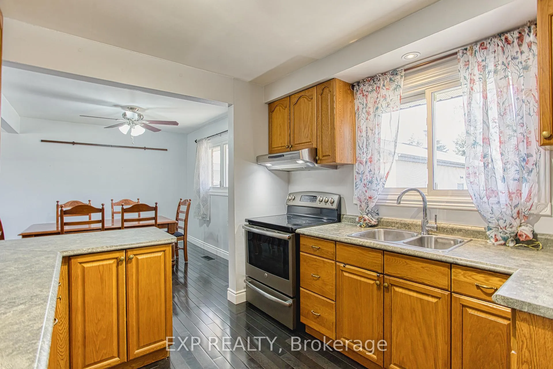 Photo 13 of Unit Upper Level, 71 East Street, Hamilton, Winona Park — HOMEH