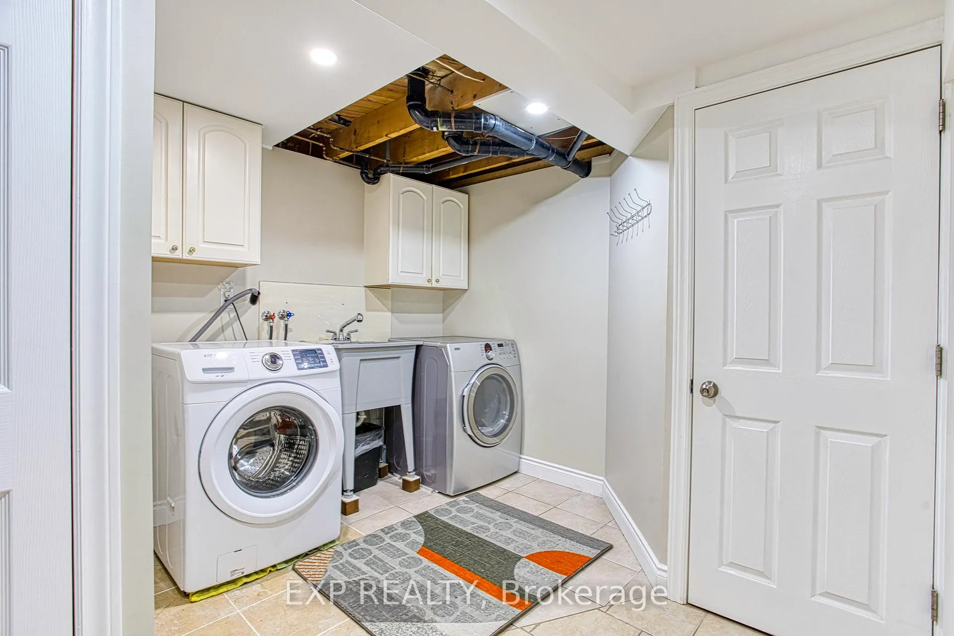 Photo 19 of Unit Upper Level, 71 East Street, Hamilton, Winona Park — HOMEH