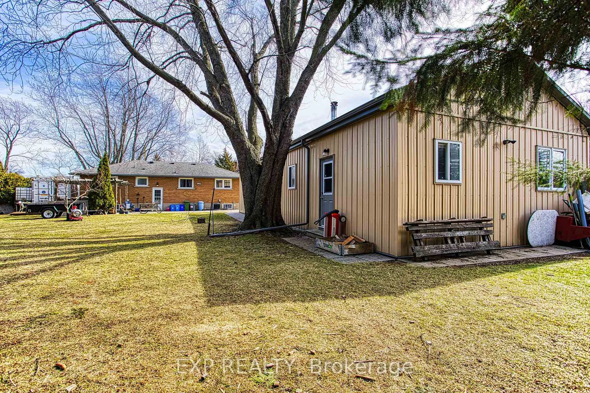 Photo 24 of Unit Upper Level, 71 East Street, Hamilton, Winona Park — HOMEH