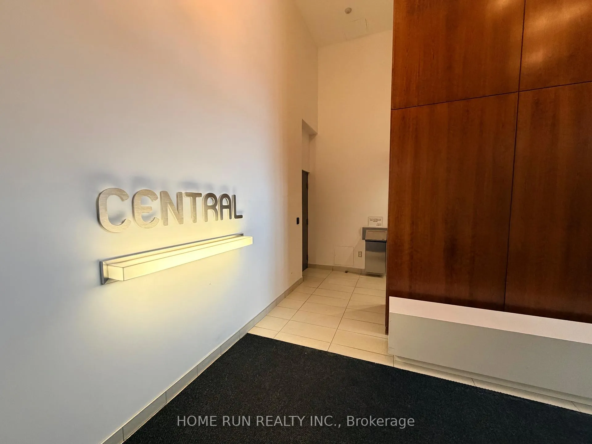 Photo 3 of Unit 210, 354 Gladstone Avenue, Ottawa, Ottawa Centre — HOMEH