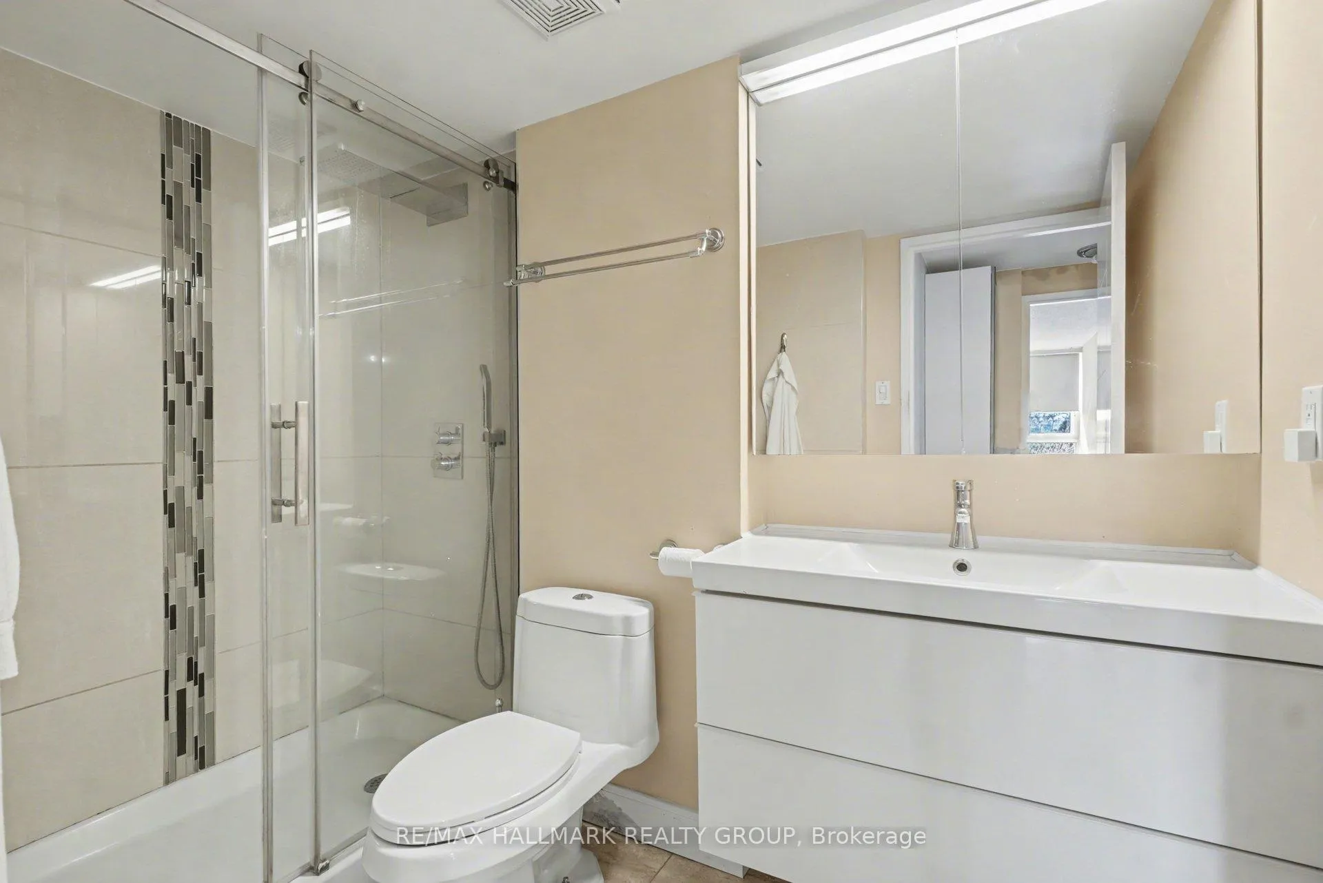 Photo 14 of Unit 616, 80 Sandcastle Drive, Ottawa, Leslie Park — HOMEH