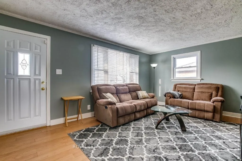 Photo 5 of 244 Forest Avenue, St. Thomas — HOMEH