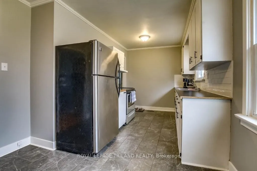 Photo 6 of 244 Forest Avenue, St. Thomas — HOMEH
