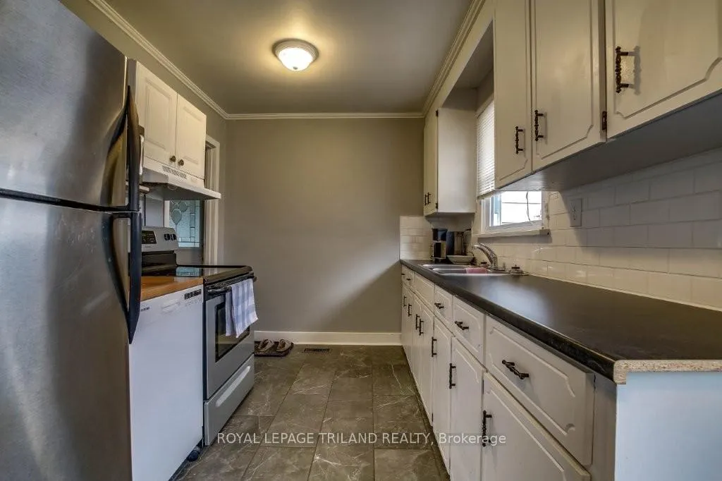 Photo 7 of 244 Forest Avenue, St. Thomas — HOMEH