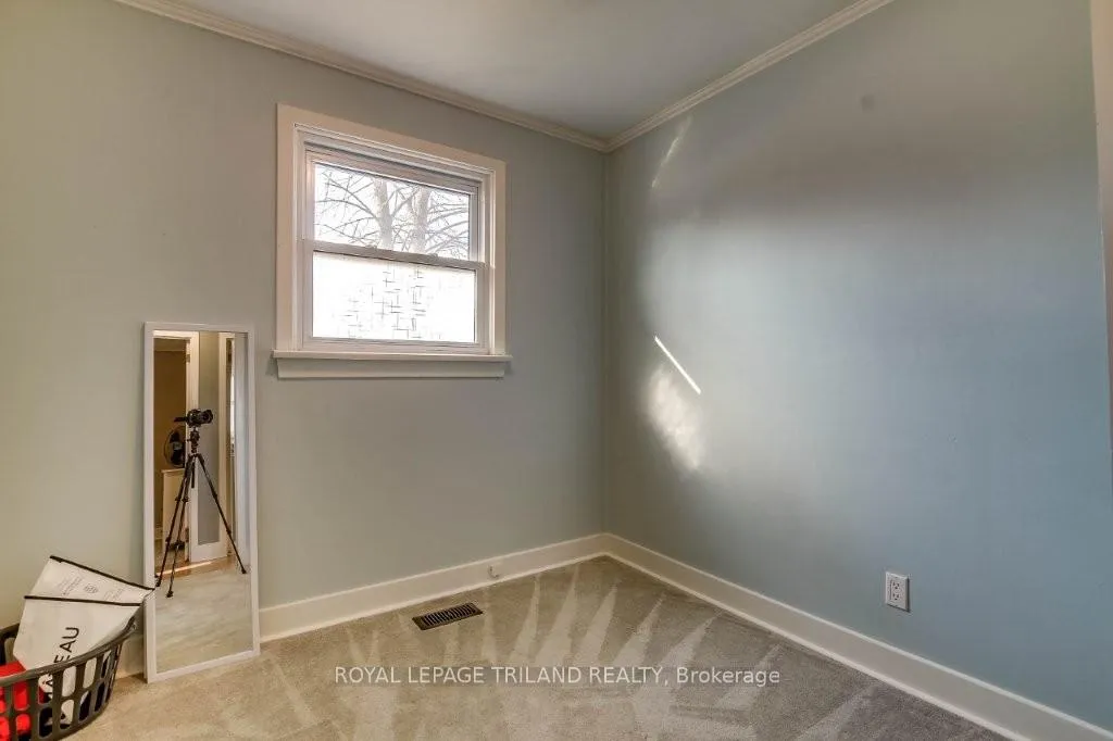 Photo 11 of 244 Forest Avenue, St. Thomas — HOMEH