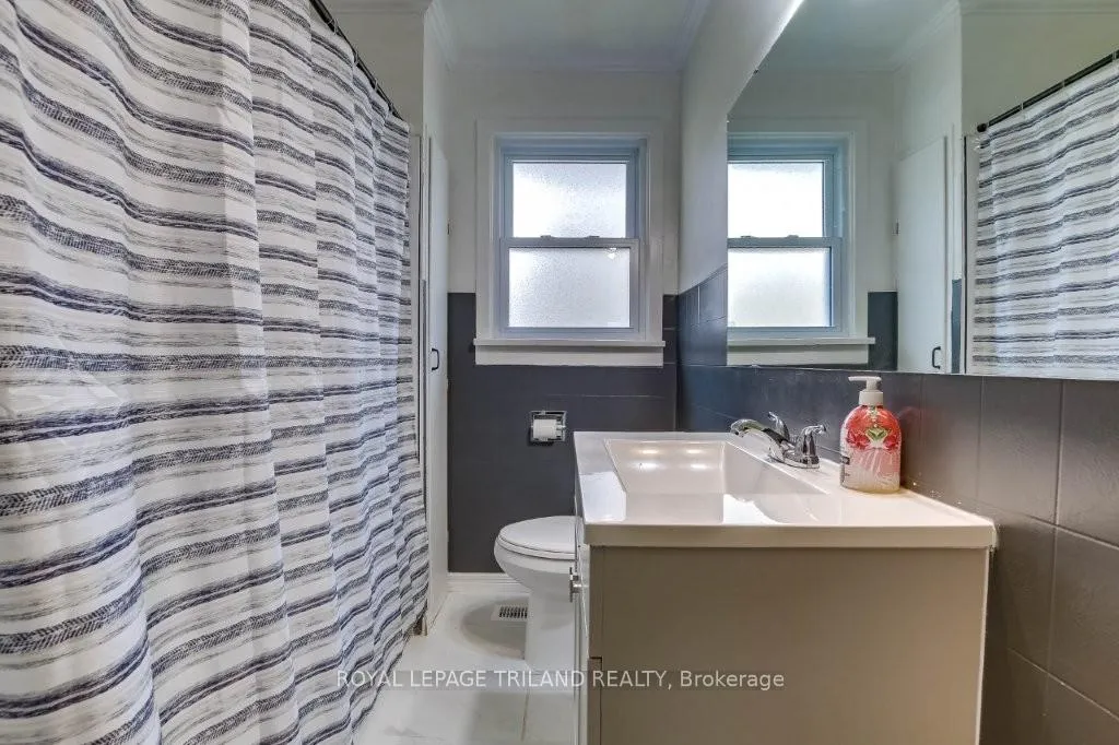 Photo 13 of 244 Forest Avenue, St. Thomas — HOMEH