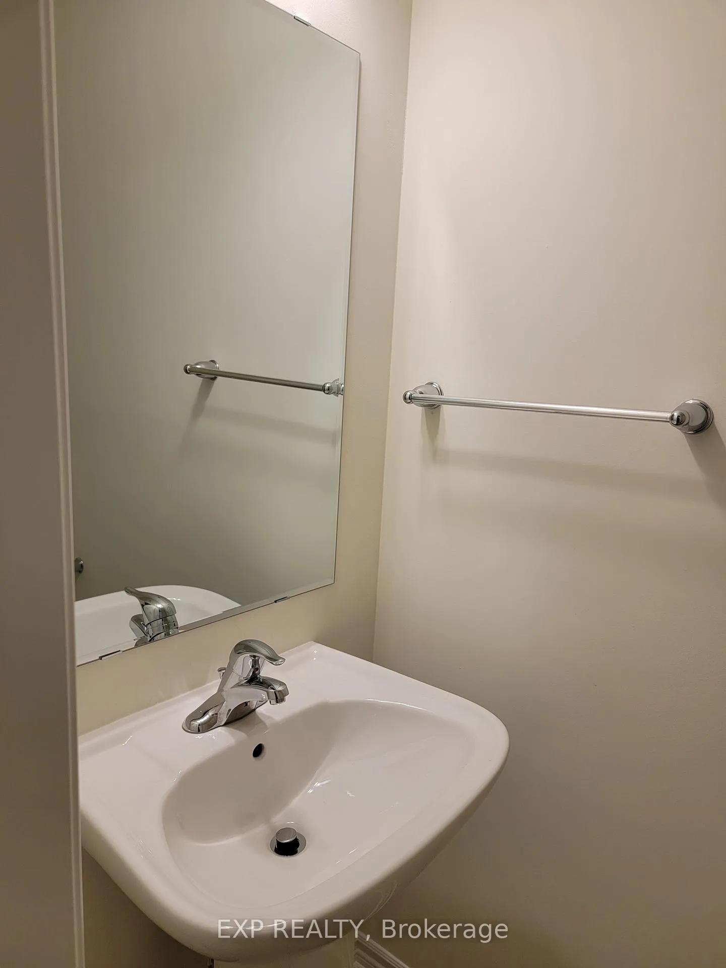 Photo 11 of Unit 6, 240 Lagerfeld Drive, Brampton, Northwest Brampton — HOMEH