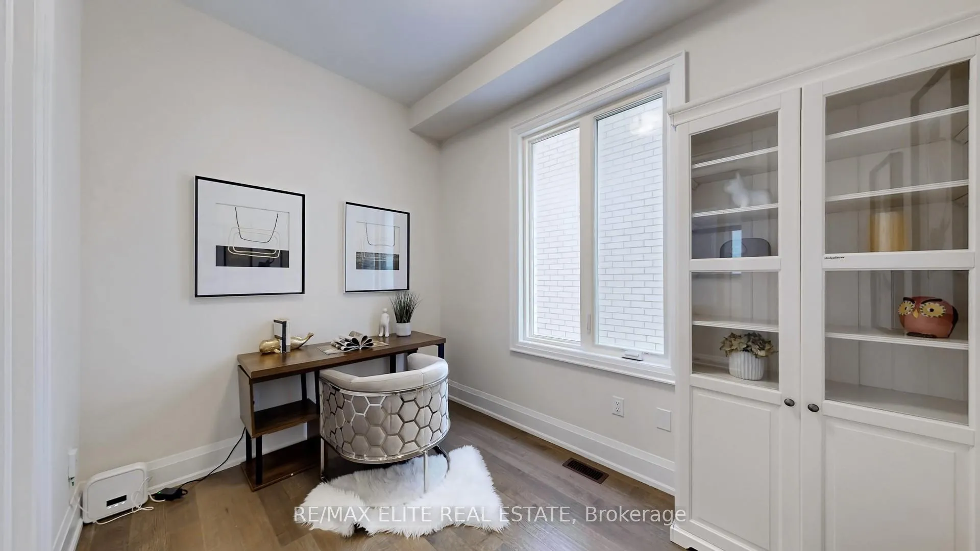 Photo 5 of 11 Dwell Avenue, Markham, Cachet — HOMEH