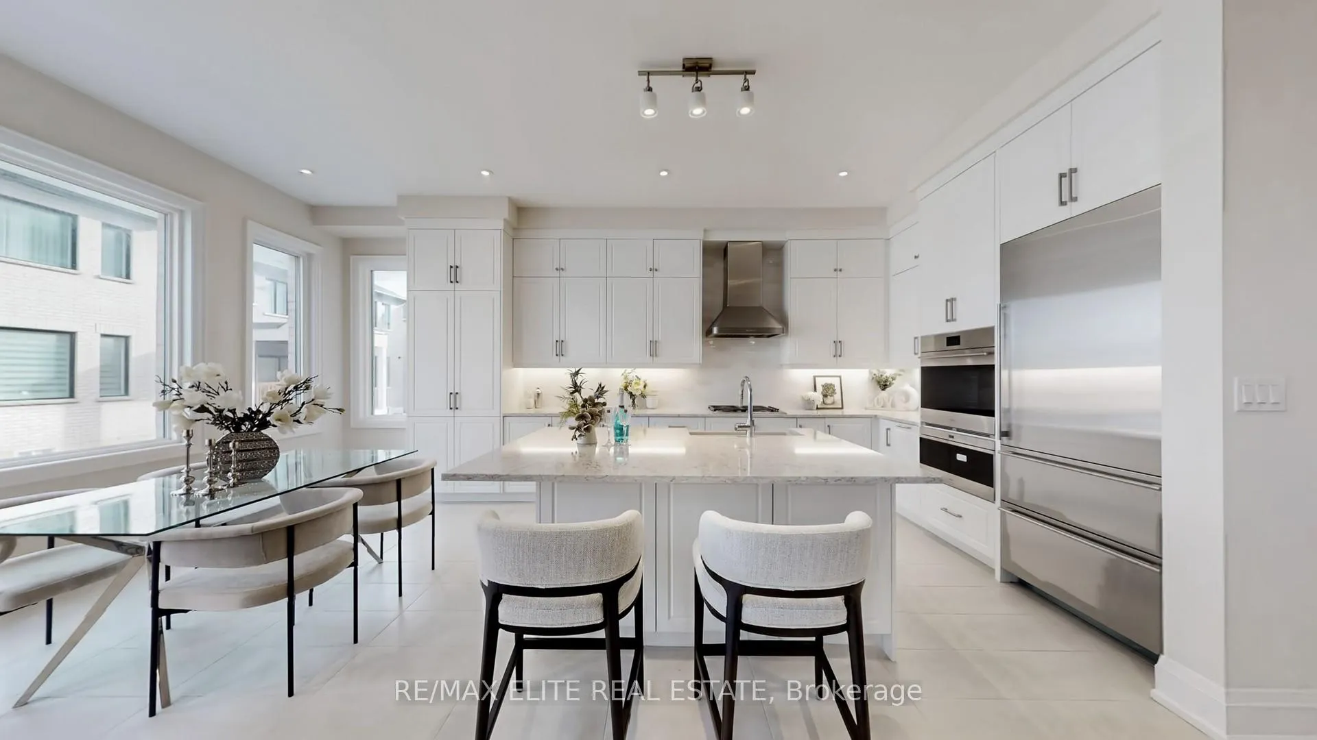 Photo 10 of 11 Dwell Avenue, Markham, Cachet — HOMEH