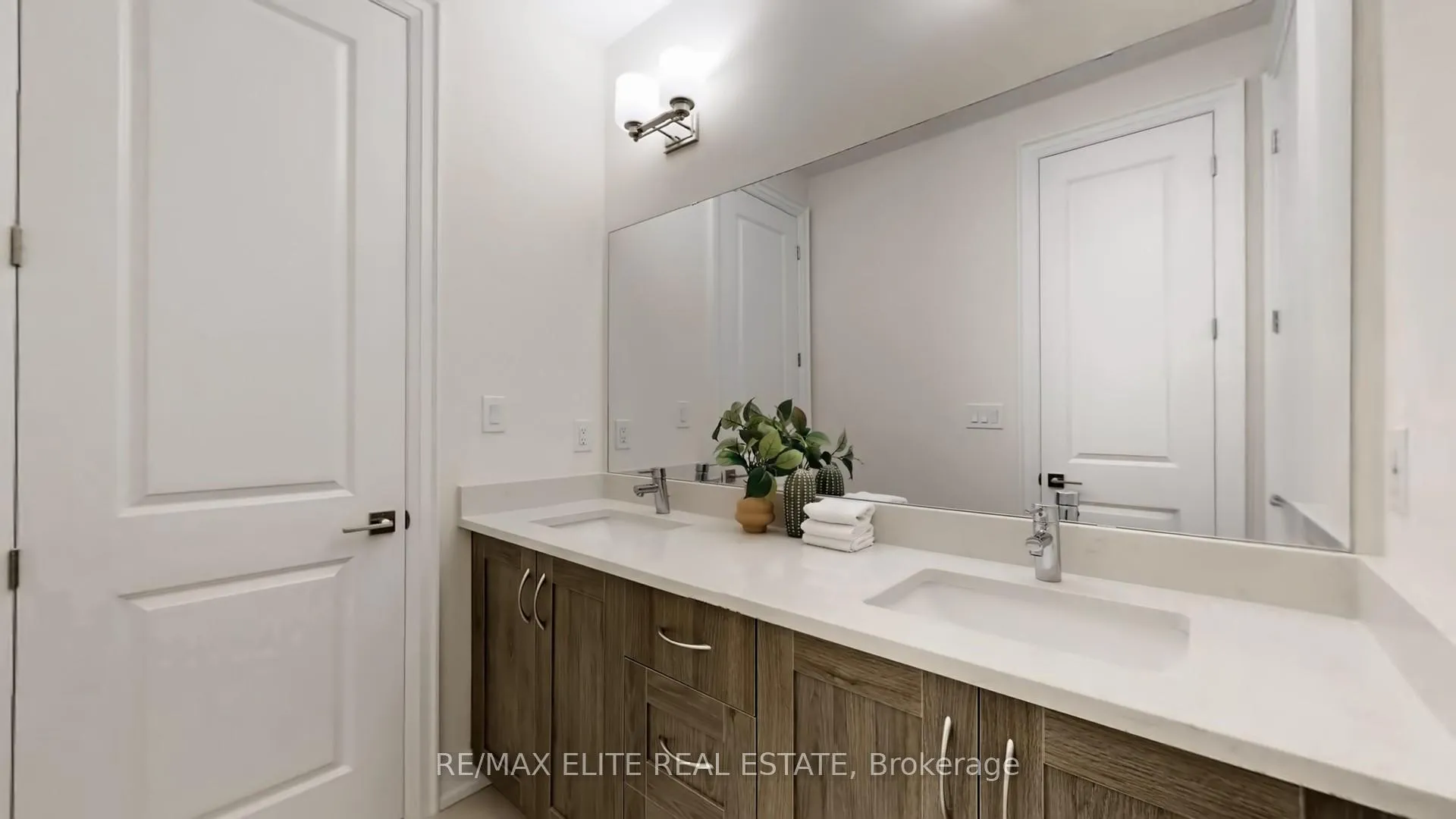Photo 37 of 11 Dwell Avenue, Markham, Cachet — HOMEH