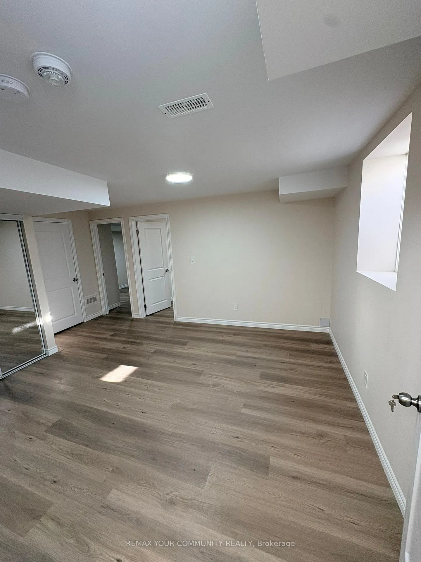 Photo 4 of Unit Bsmt, 19 Queens Crescent, Caledon, Bolton East — HOMEH