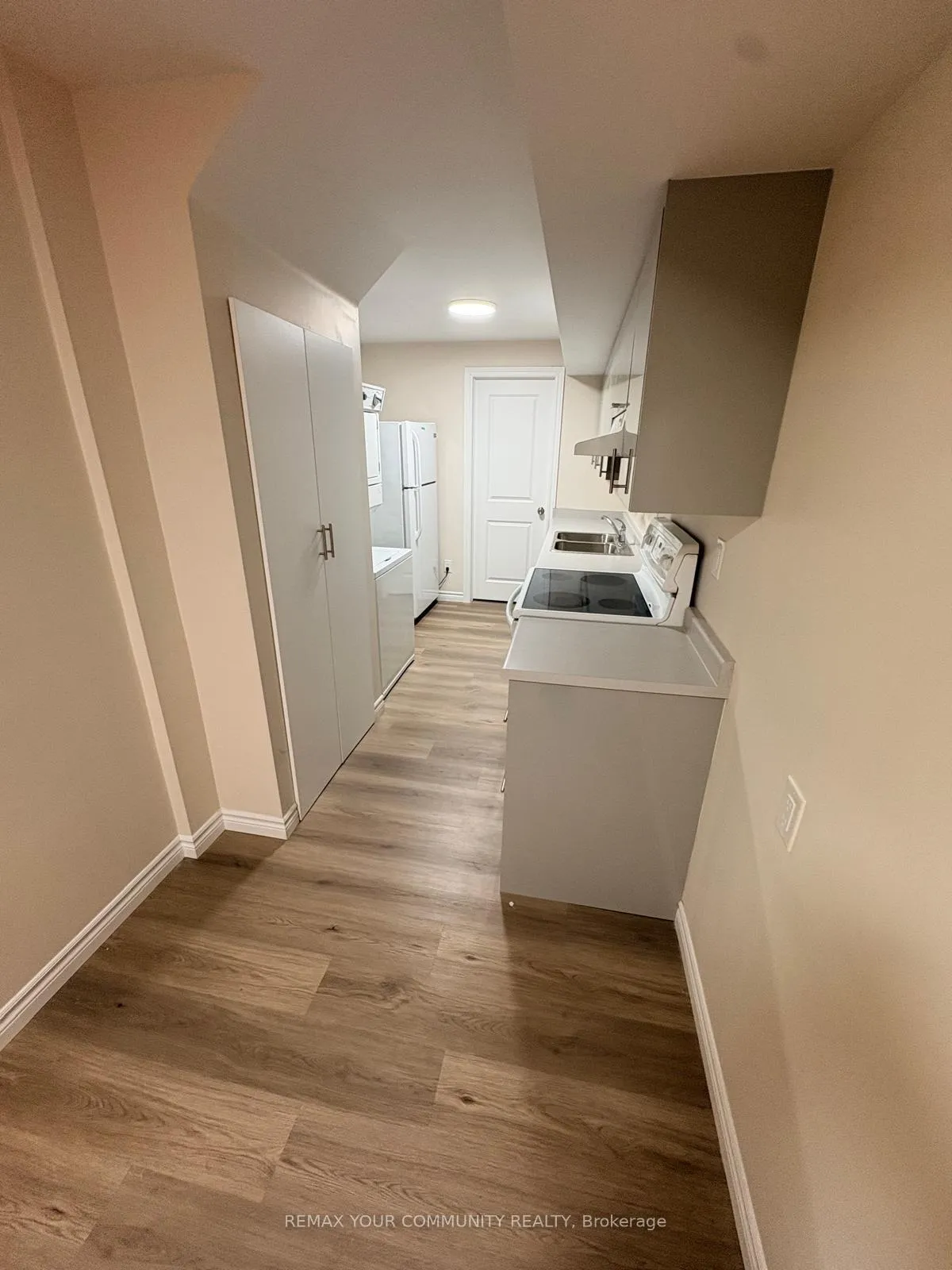 Photo 5 of Unit Bsmt, 19 Queens Crescent, Caledon, Bolton East — HOMEH