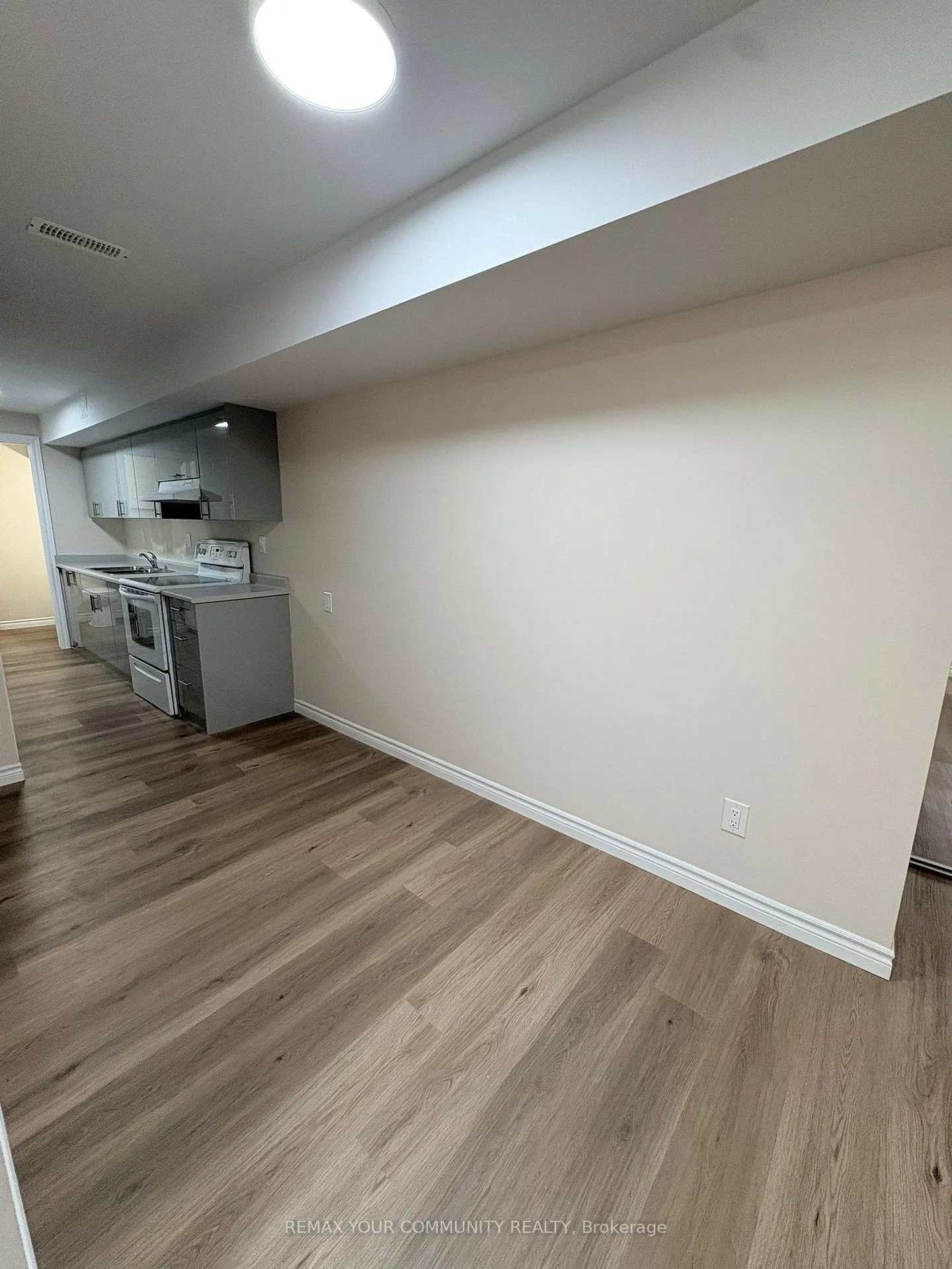 Photo 10 of Unit Bsmt, 19 Queens Crescent, Caledon, Bolton East — HOMEH