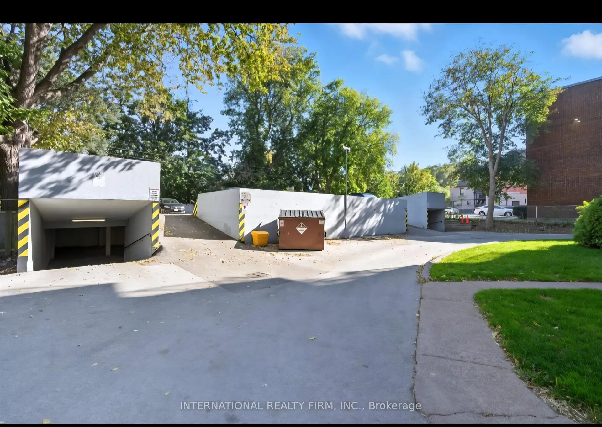 Photo 10 of Unit 302, 103 Emerald Street S, Hamilton, Stinson — HOMEH