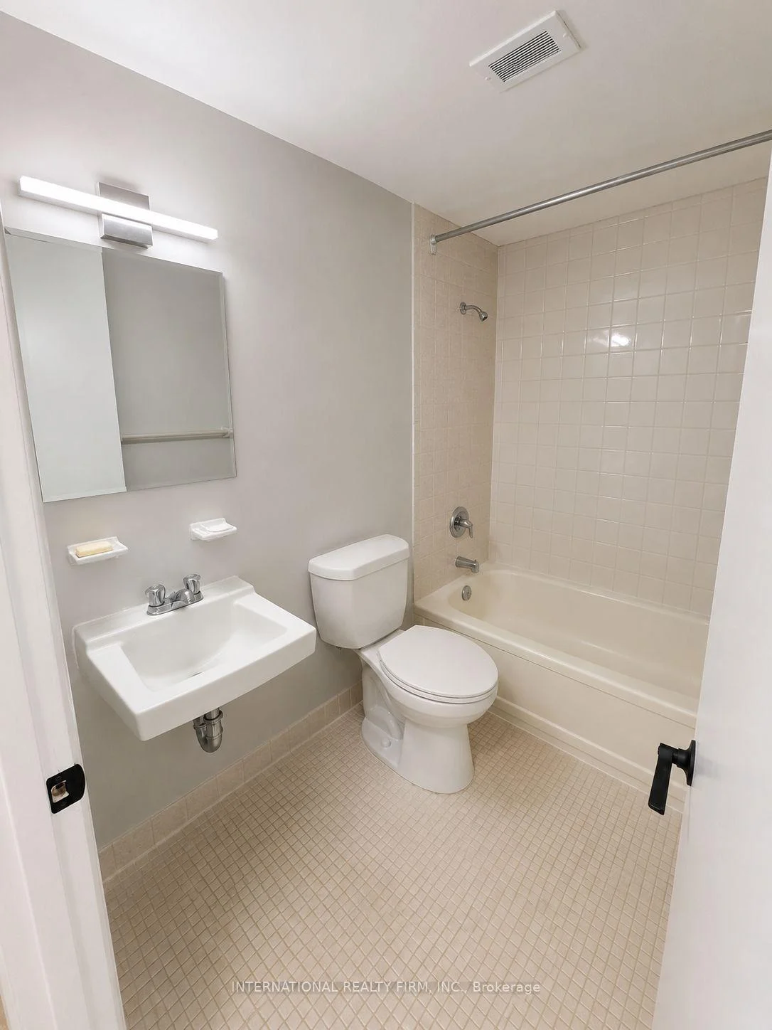Photo of Unit 302, 103 Emerald Street S