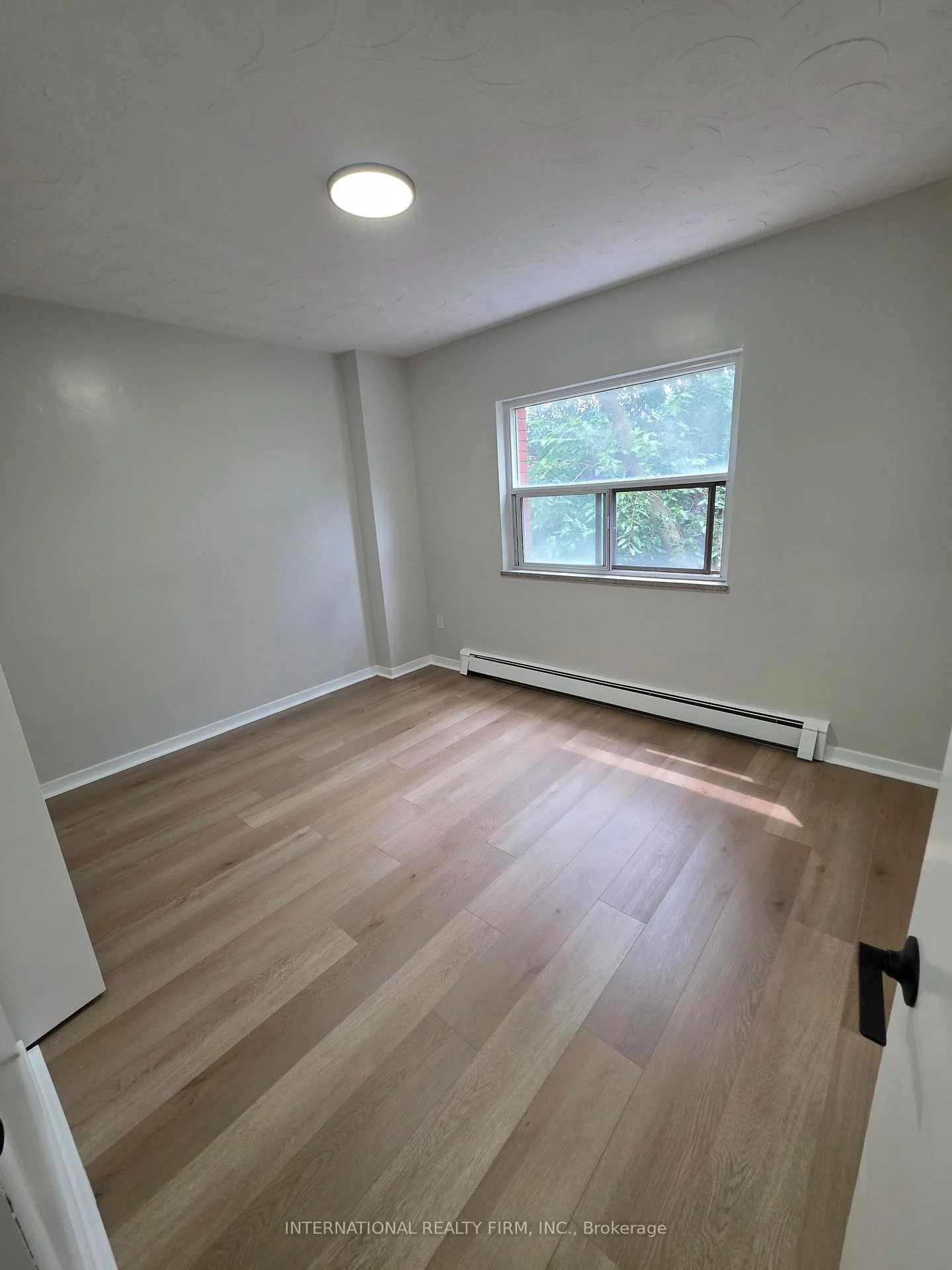 Photo 5 of Unit 302, 103 Emerald Street S, Hamilton, Stinson — HOMEH