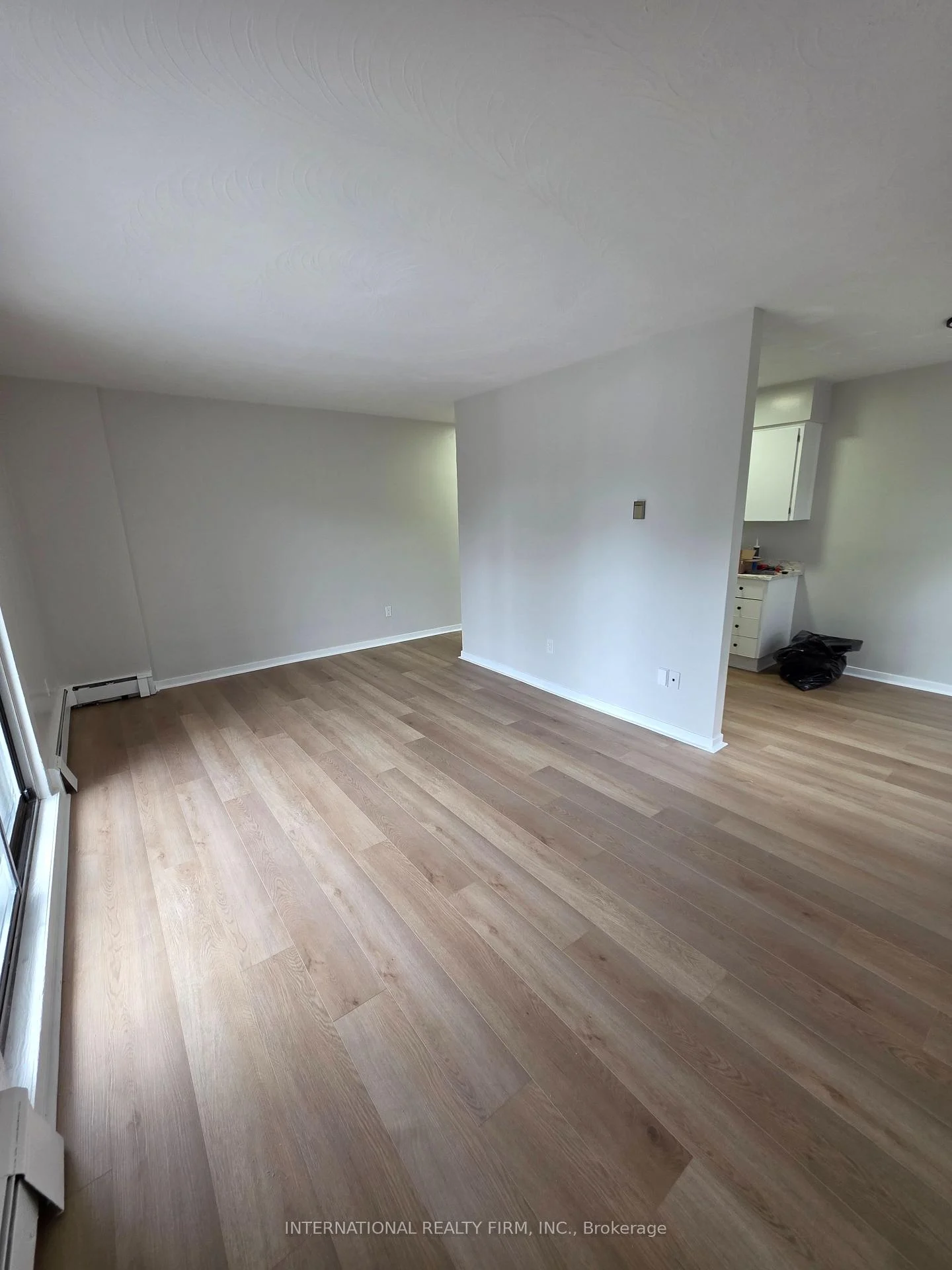 Photo 13 of Unit 302, 103 Emerald Street S, Hamilton, Stinson — HOMEH