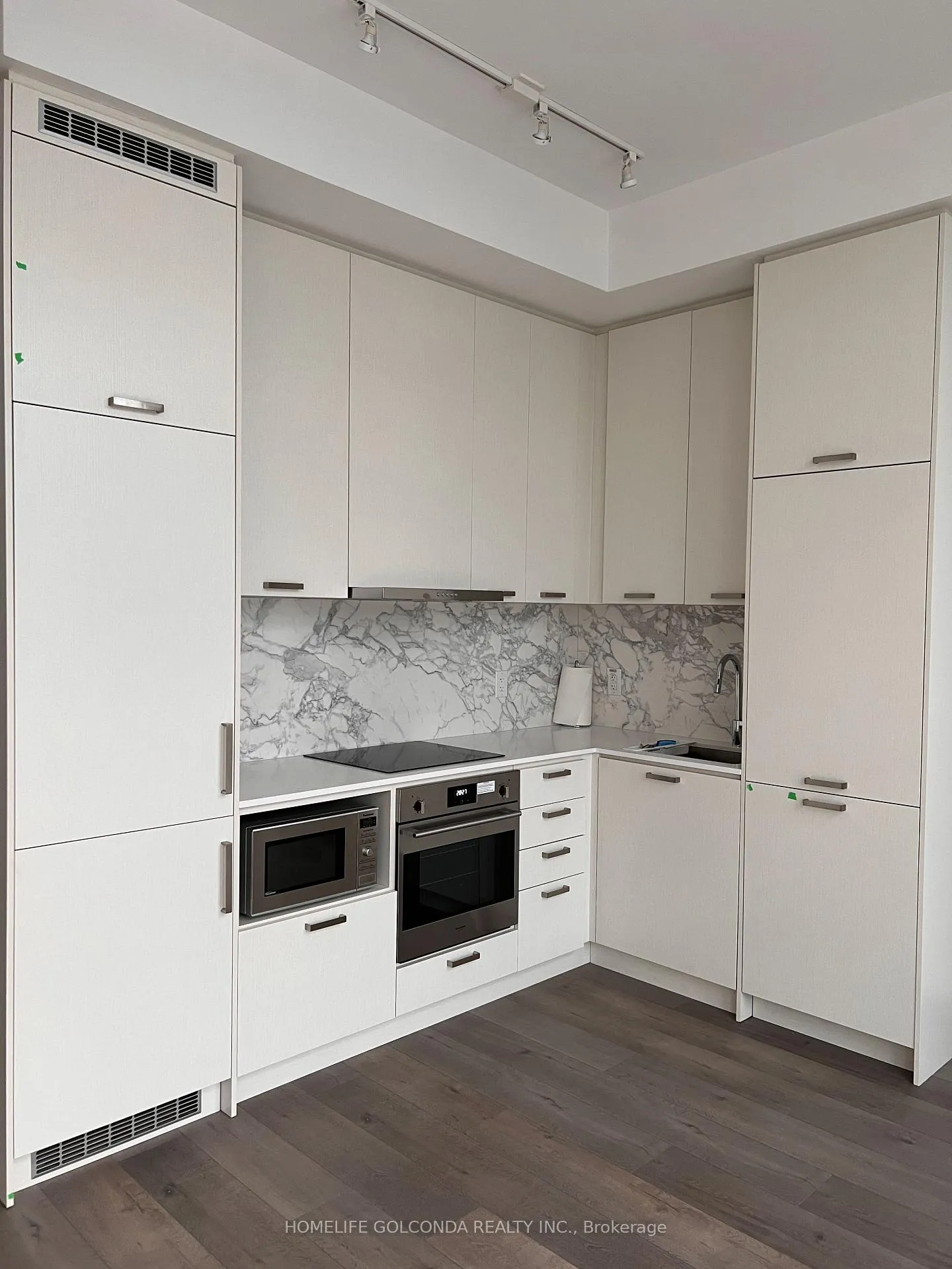 Photo 1 of Unit 2101, 38 Honeycrisp Crescent, Vaughan, Vaughan Corporate Centre — HOMEH