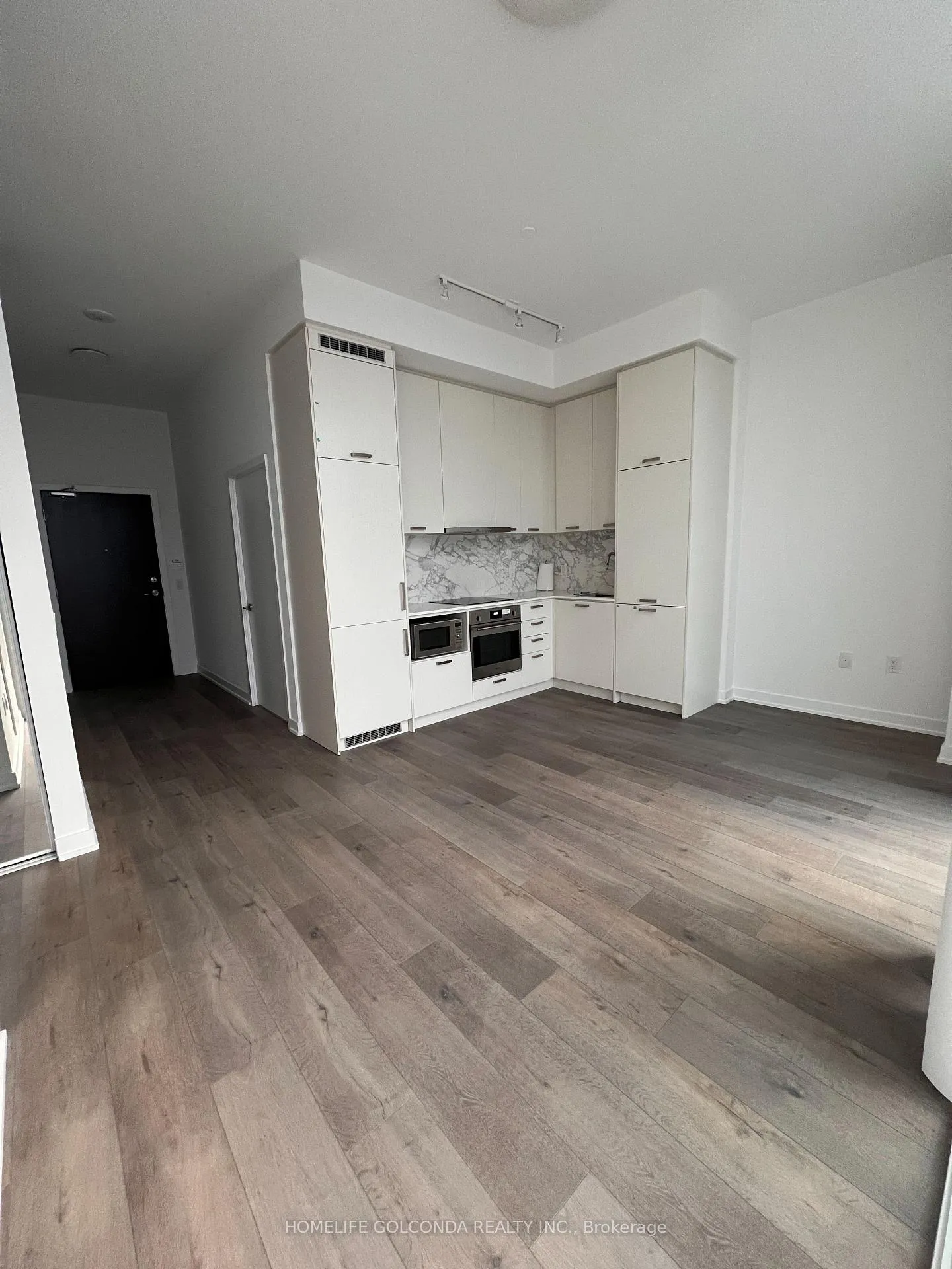 Photo 2 of Unit 2101, 38 Honeycrisp Crescent, Vaughan, Vaughan Corporate Centre — HOMEH