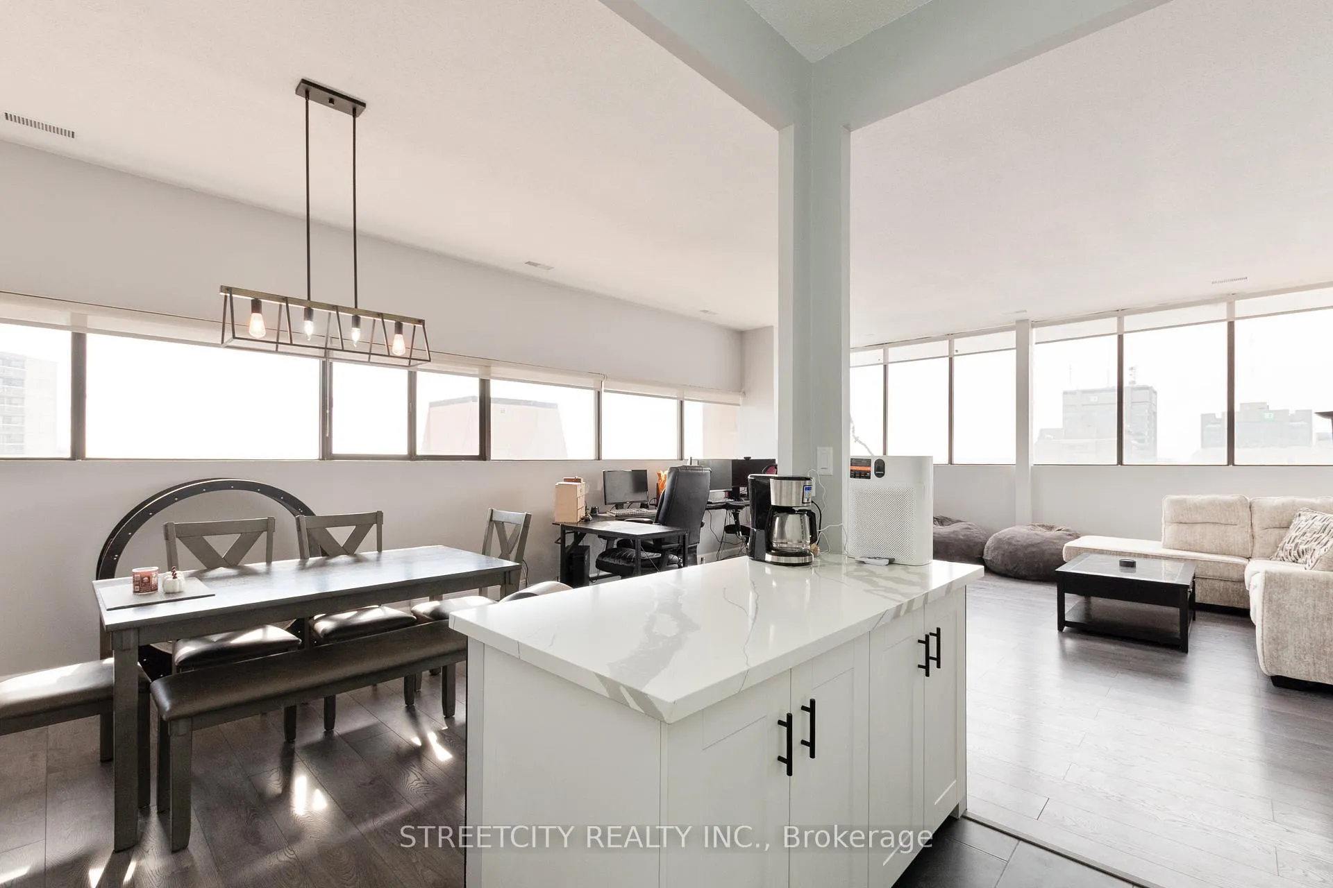 Photo 4 of Unit 2103, 389 Dundas Street, London, East K — HOMEH