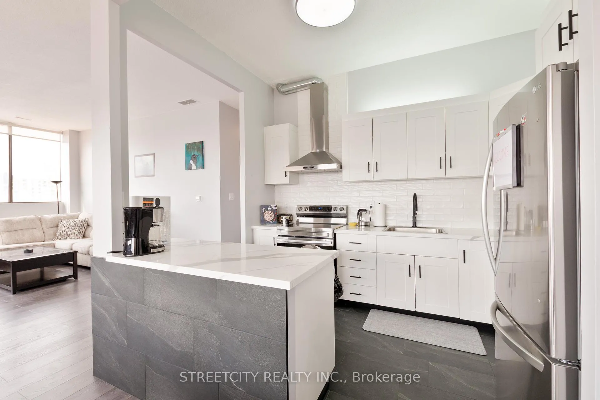 Photo 6 of Unit 2103, 389 Dundas Street, London, East K — HOMEH