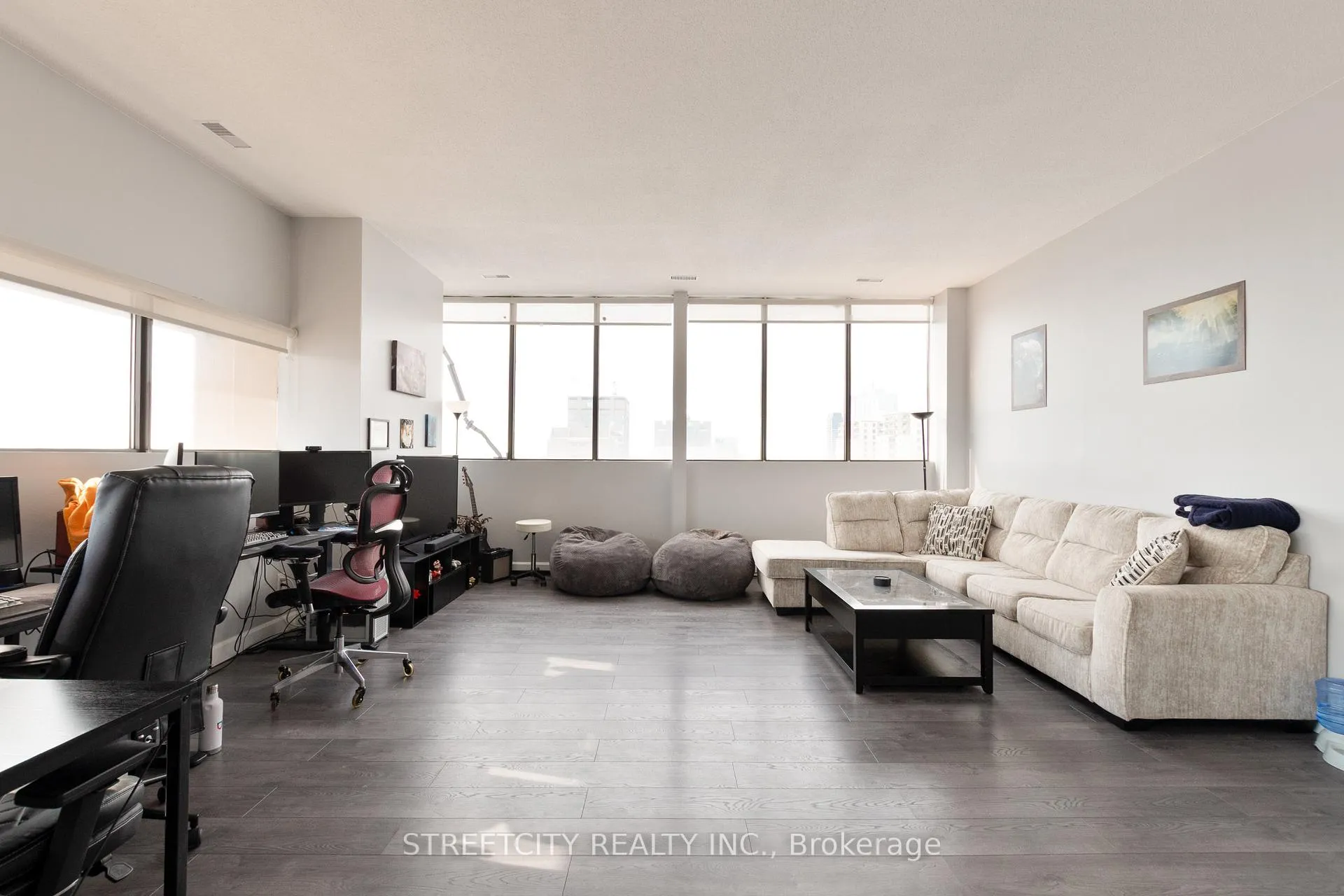 Photo 8 of Unit 2103, 389 Dundas Street, London, East K — HOMEH
