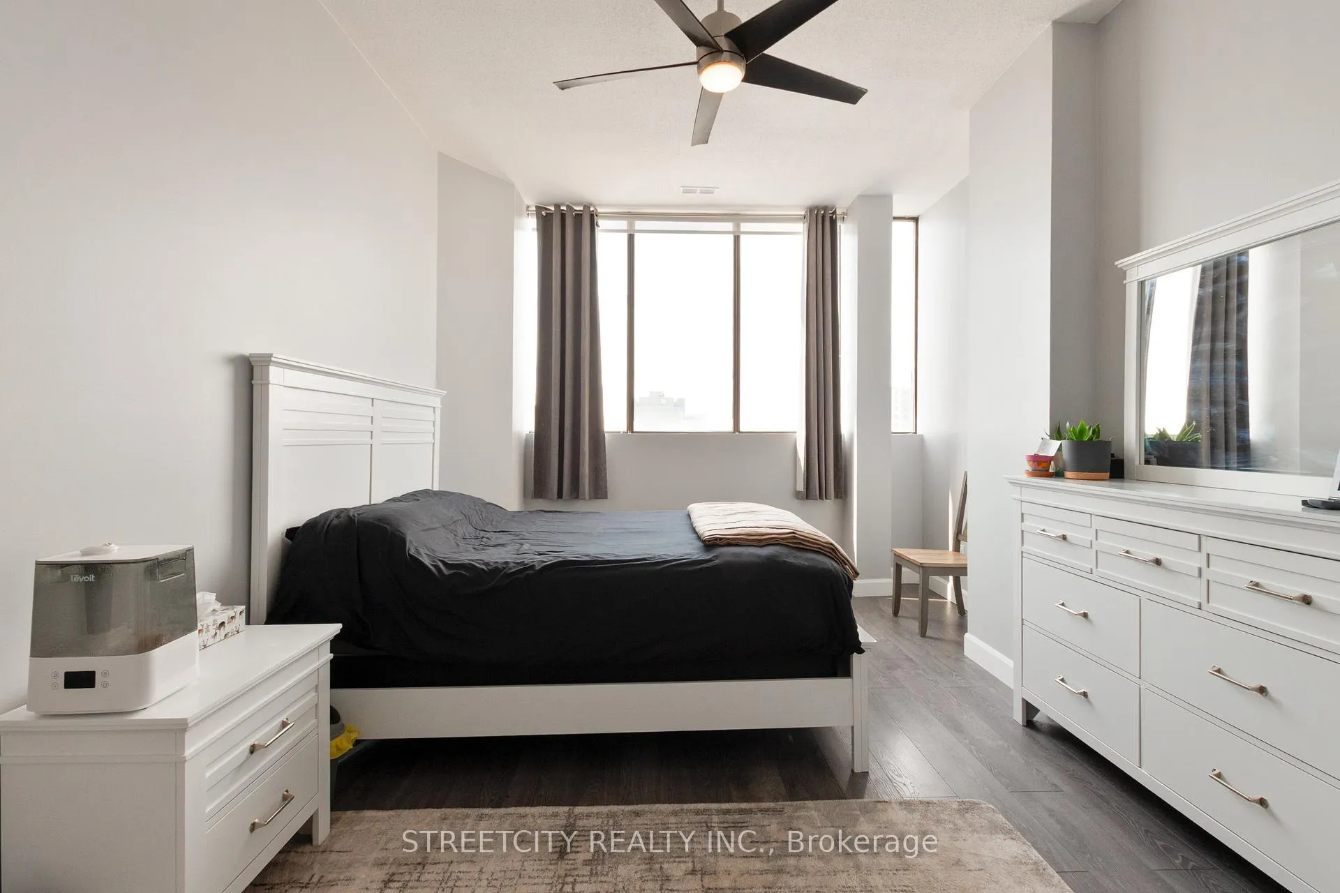 Photo 15 of Unit 2103, 389 Dundas Street, London, East K — HOMEH
