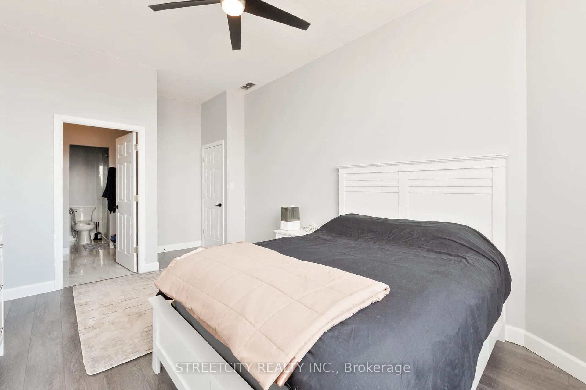 Photo 18 of Unit 2103, 389 Dundas Street, London, East K — HOMEH