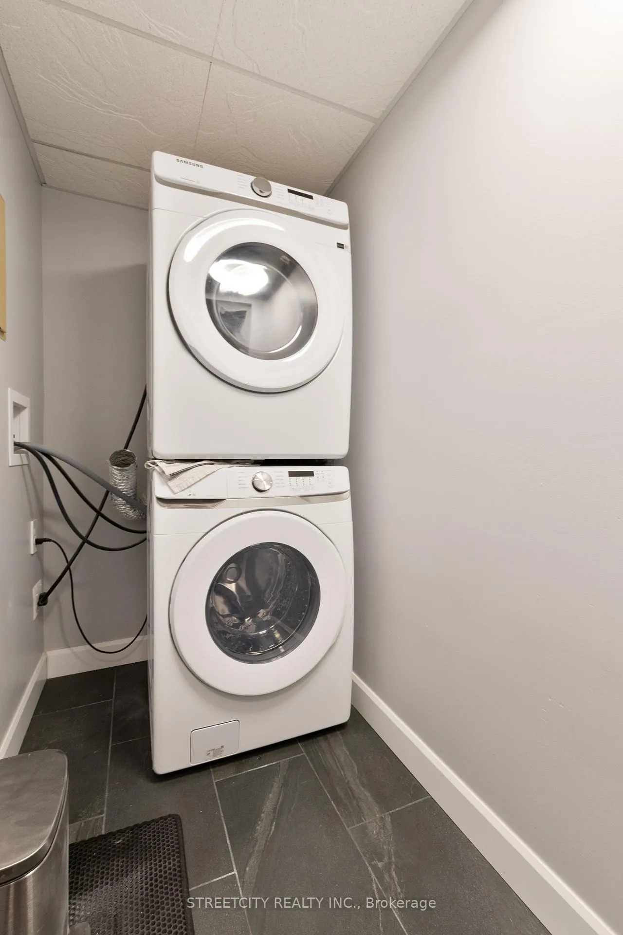 Photo 27 of Unit 2103, 389 Dundas Street, London, East K — HOMEH