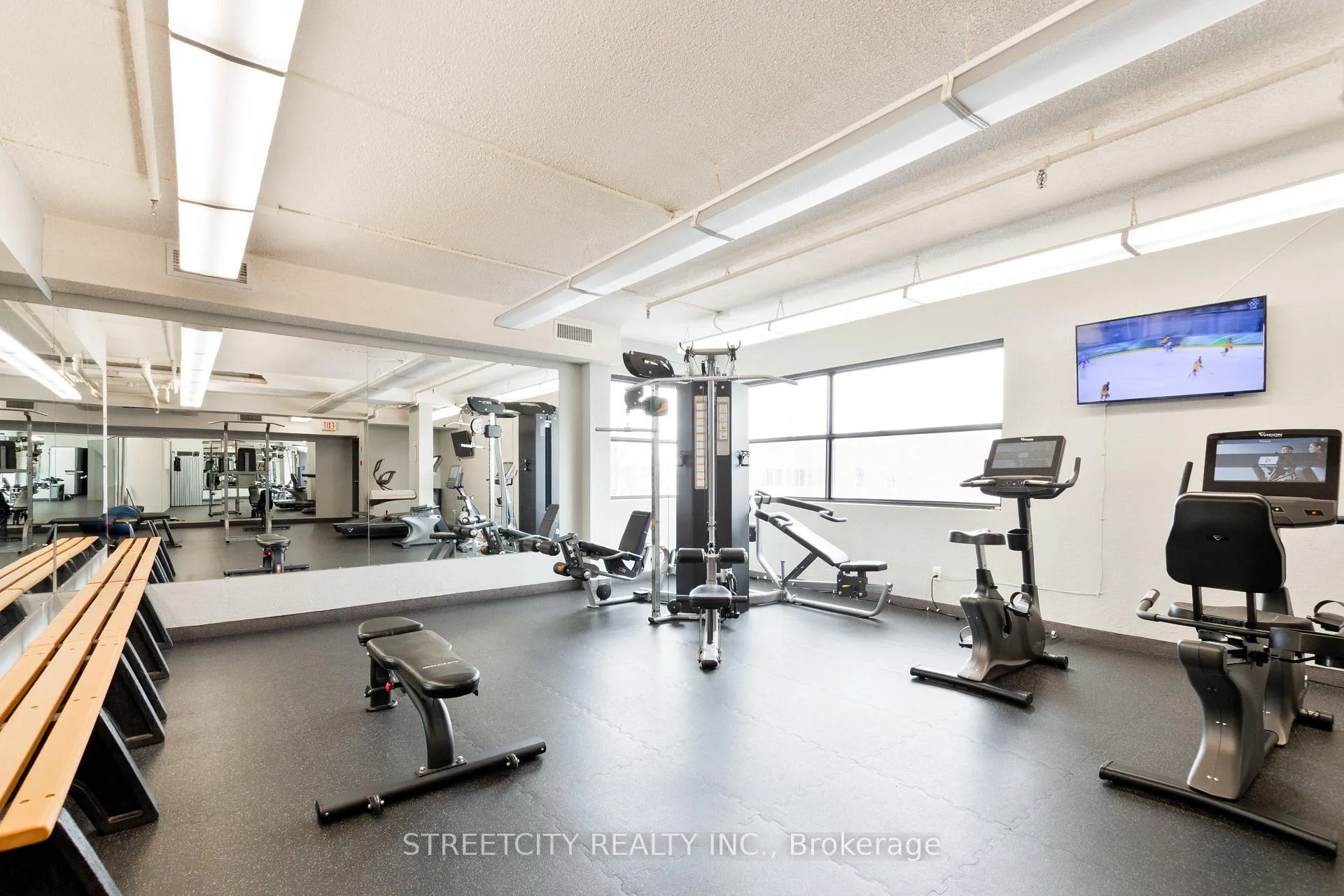 Photo 34 of Unit 2103, 389 Dundas Street, London, East K — HOMEH