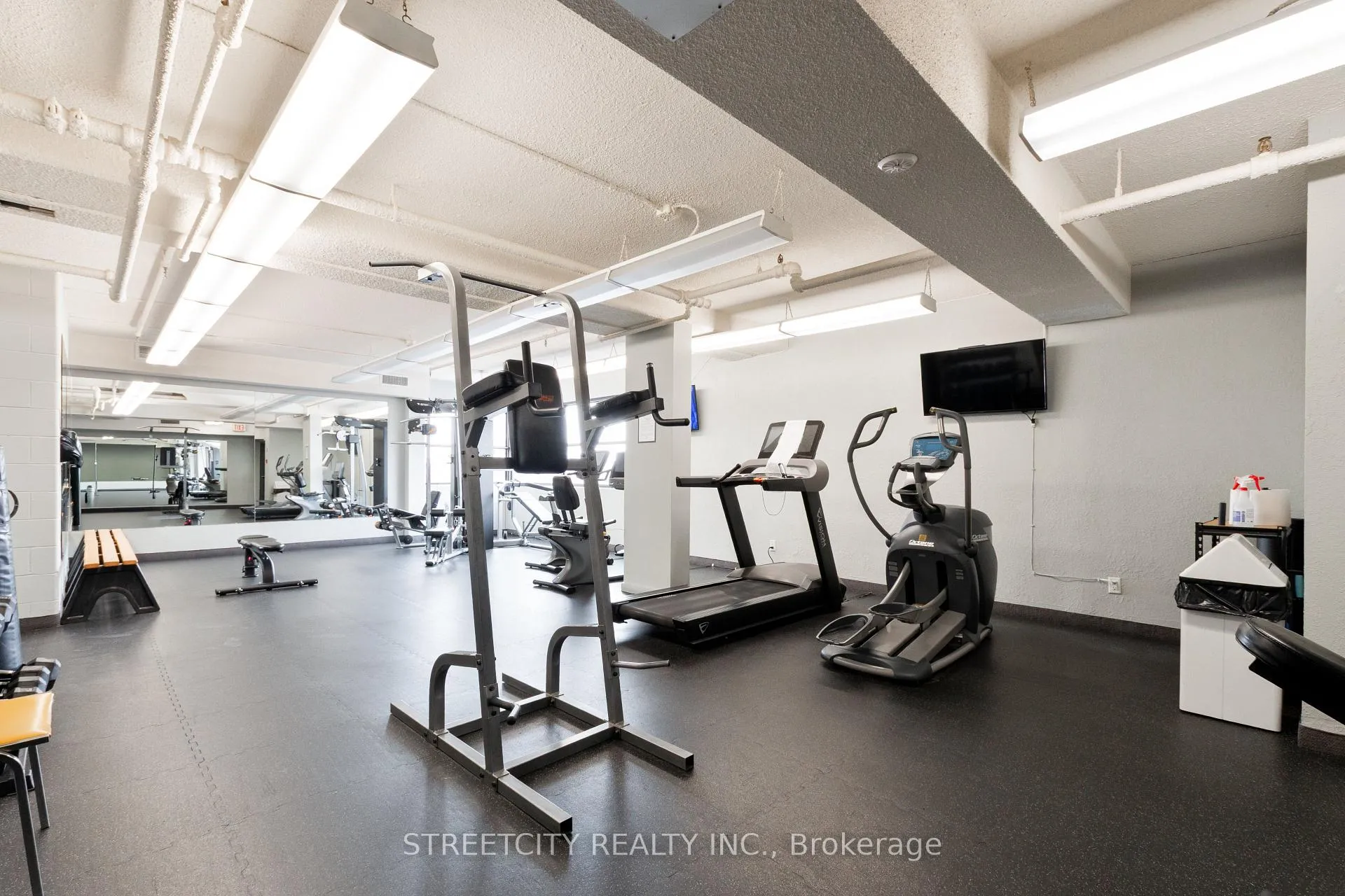 Photo 35 of Unit 2103, 389 Dundas Street, London, East K — HOMEH