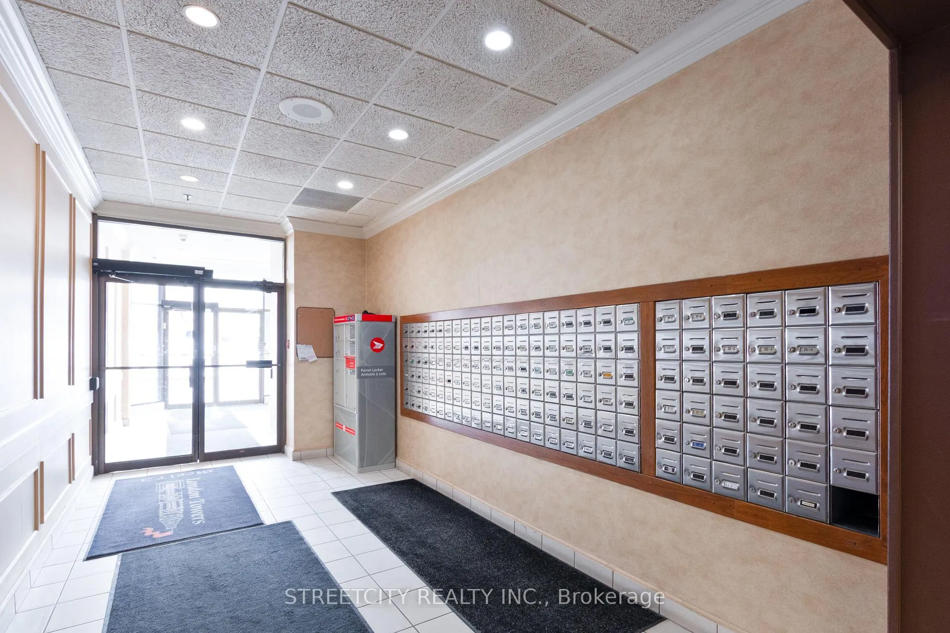 Photo 39 of Unit 2103, 389 Dundas Street, London, East K — HOMEH