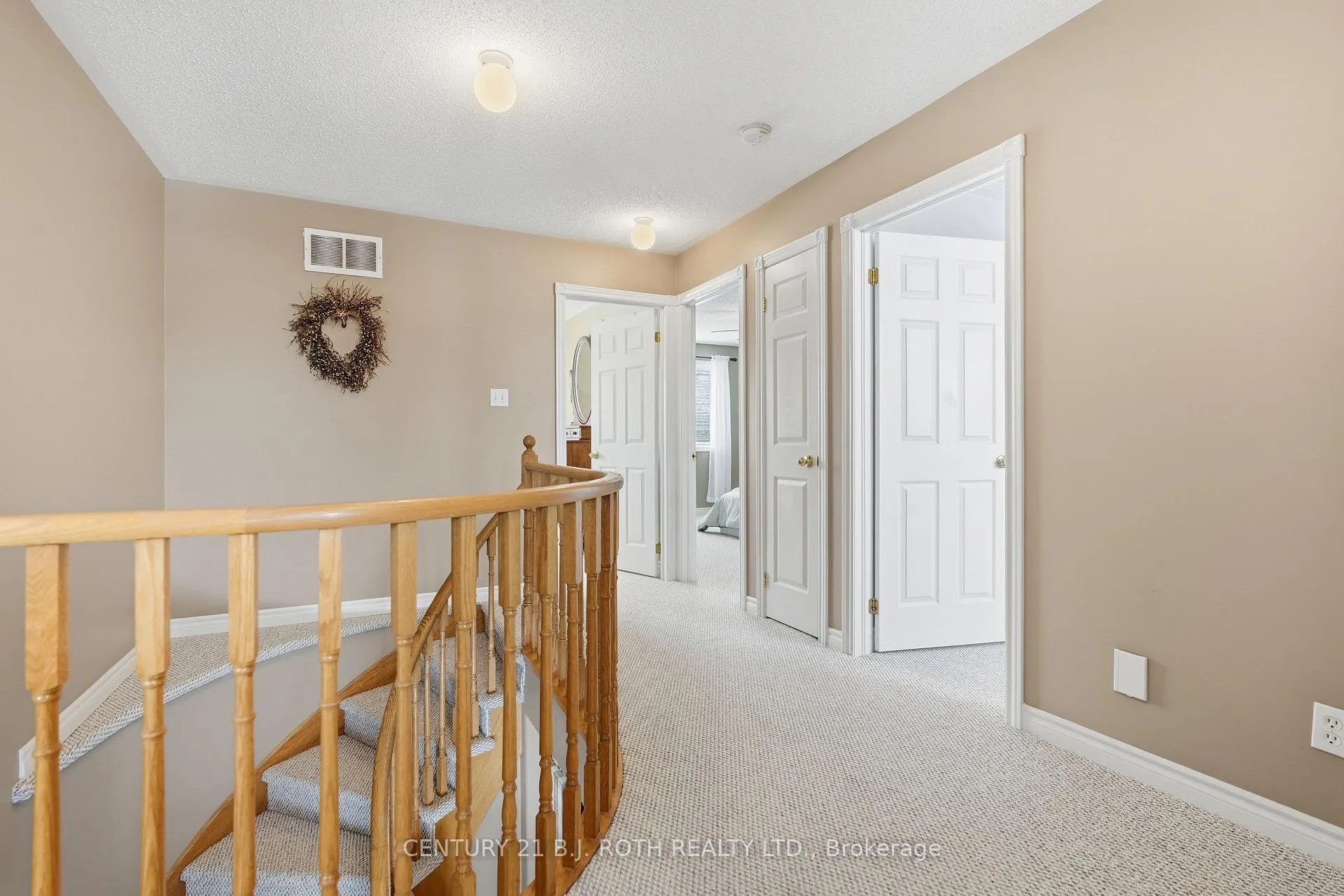 Photo 16 of 189 Pringle Drive, Barrie, Edgehill Drive — HOMEH