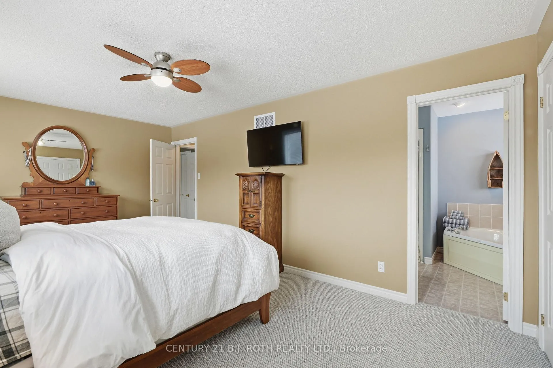 Photo 22 of 189 Pringle Drive, Barrie, Edgehill Drive — HOMEH