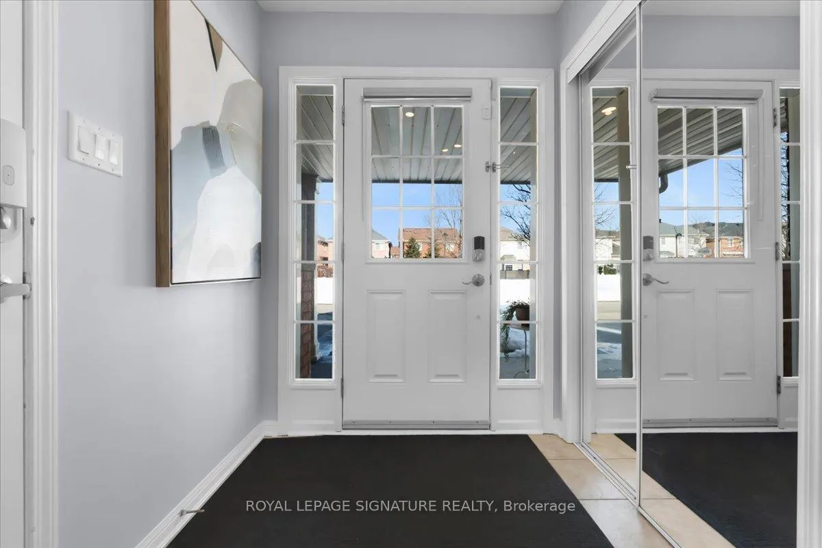 Photo 5 of 934 Ambroise Crescent, Milton, Coates — HOMEH