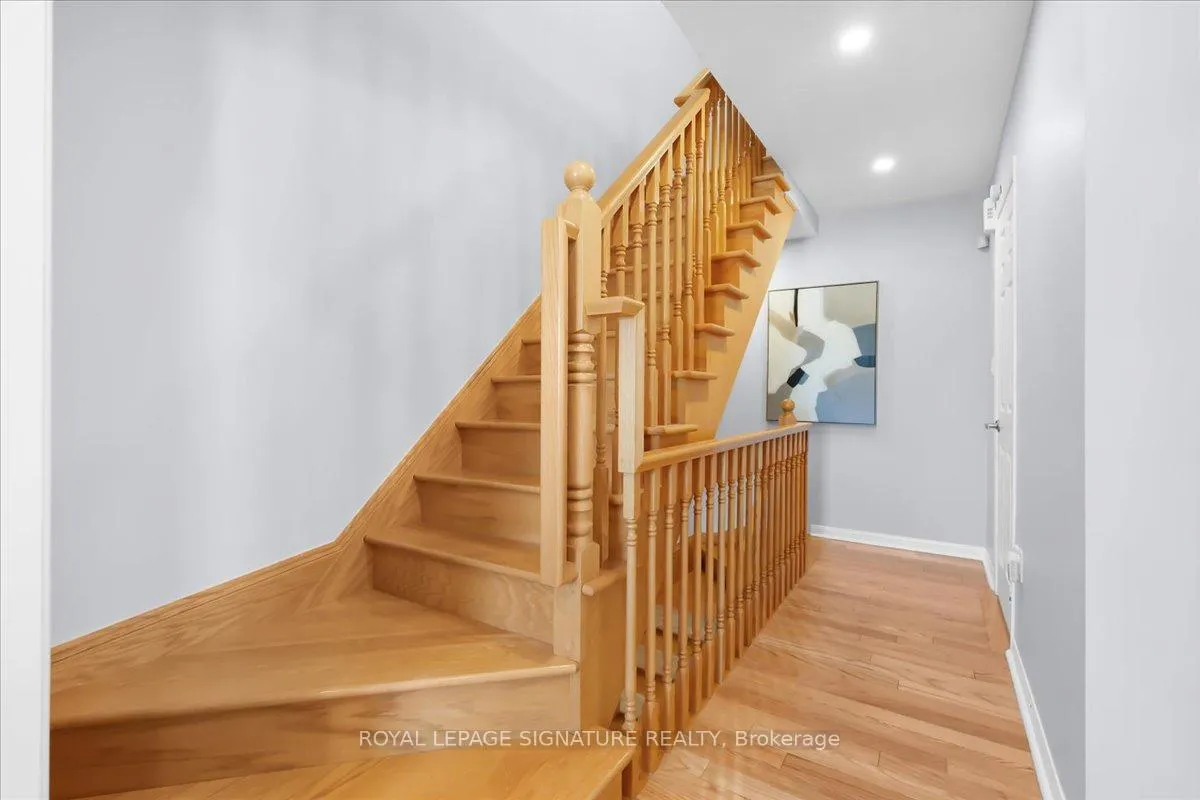 Photo 18 of 934 Ambroise Crescent, Milton, Coates — HOMEH