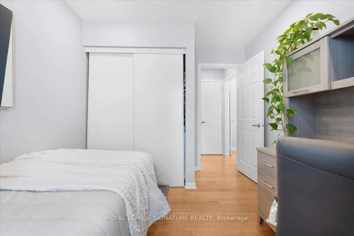 Photo 25 of 934 Ambroise Crescent, Milton, Coates — HOMEH