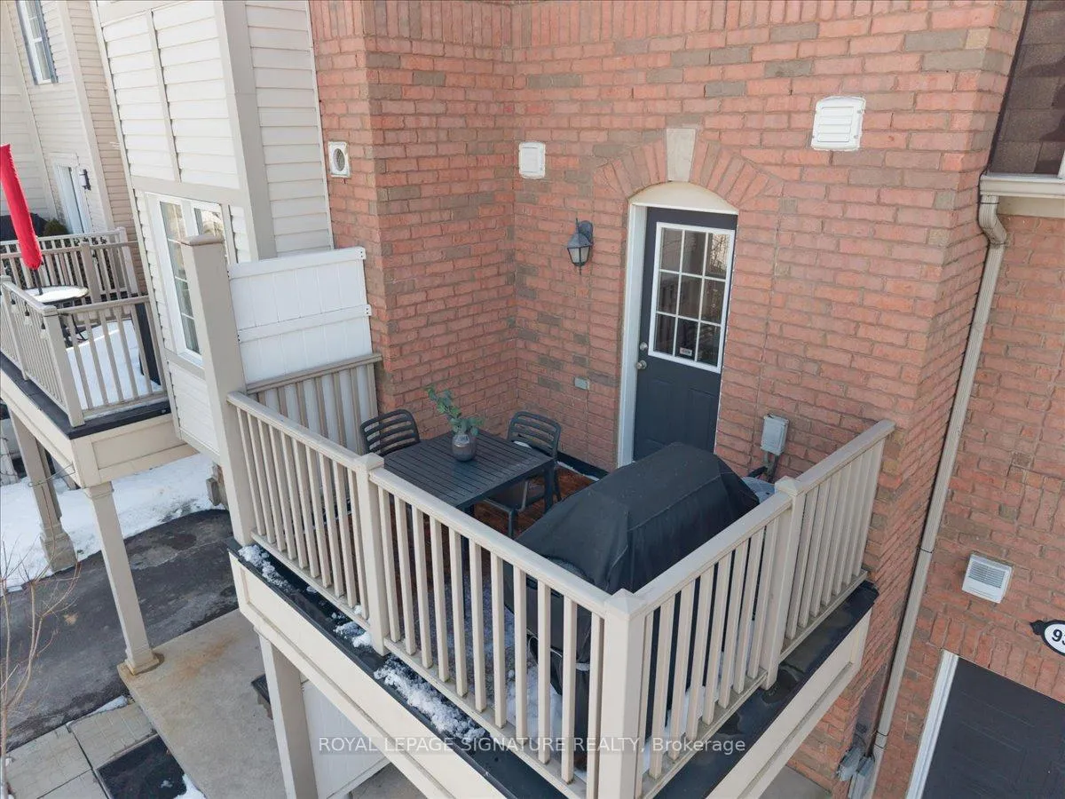 Photo 27 of 934 Ambroise Crescent, Milton, Coates — HOMEH