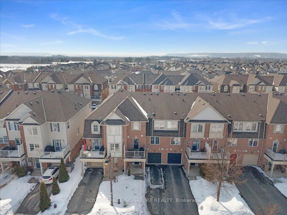 Photo 32 of 934 Ambroise Crescent, Milton, Coates — HOMEH
